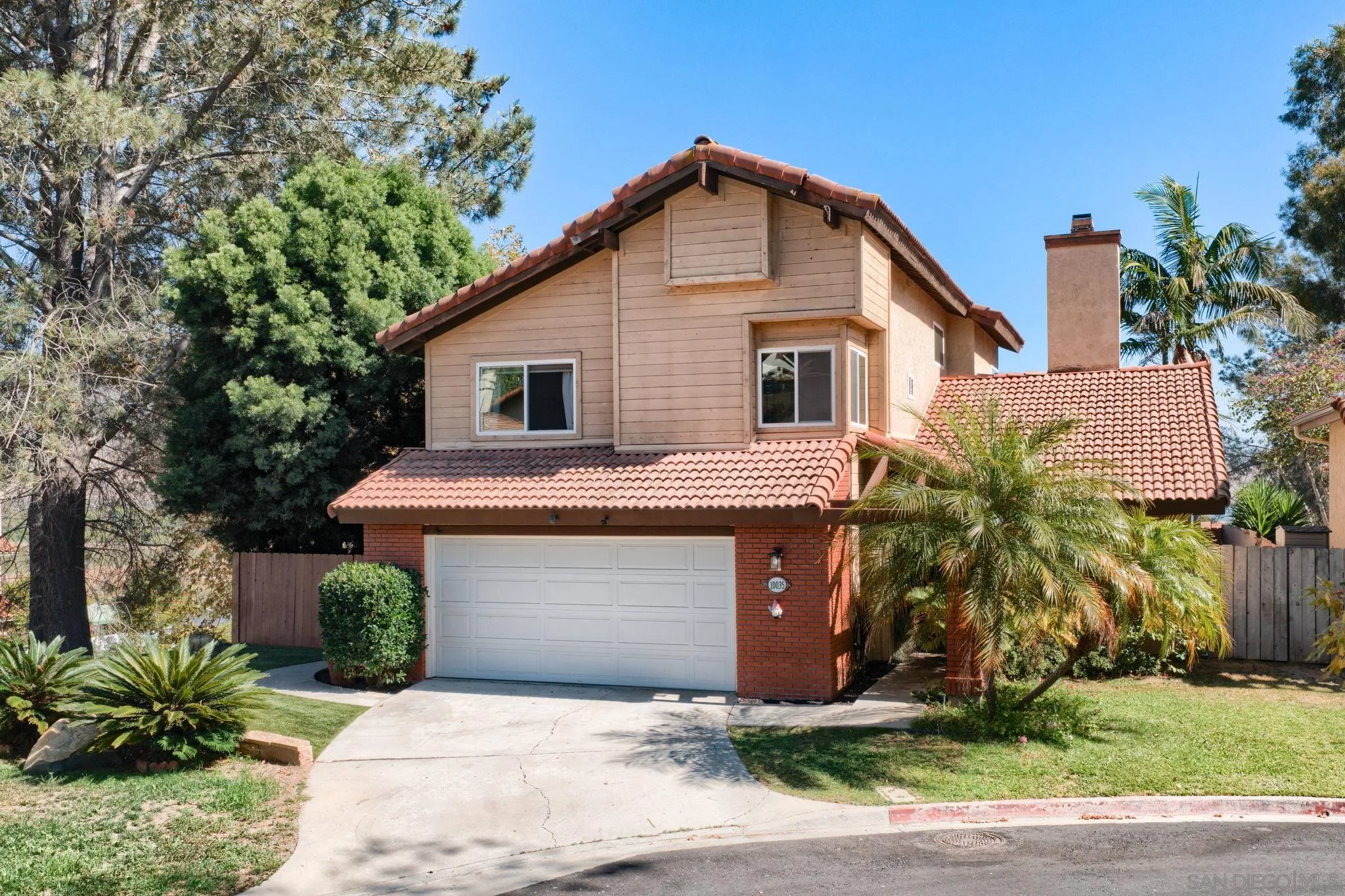 https://cdn.realtyfeed.com/cdn/127/260019622/d4f81f1e375ba305f4003cc42c61c264.webp