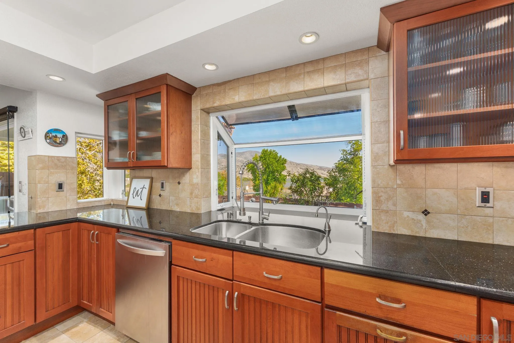 https://cdn.realtyfeed.com/cdn/127/260019622/d73dedec3a603be91089cec4214d4612.webp