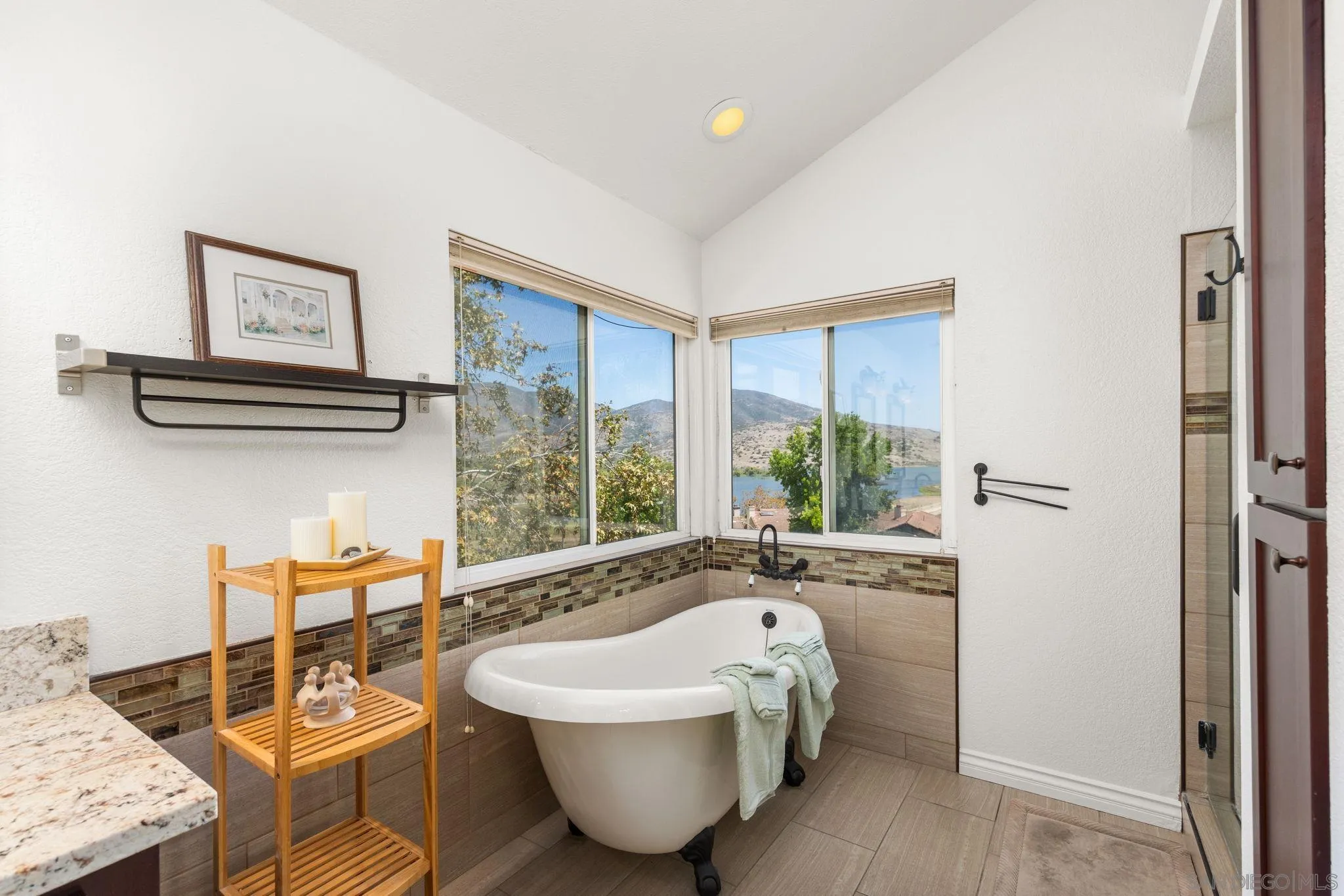 https://cdn.realtyfeed.com/cdn/127/260019622/d7a962353390409b131c6d6c62dbc0cf.webp