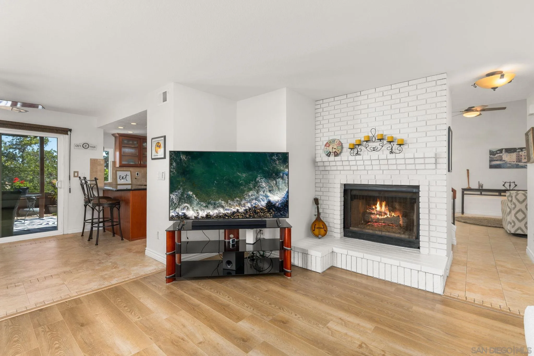 https://cdn.realtyfeed.com/cdn/127/260019622/fb4e9157d1fffe6c368fc67693e4cbc3.webp