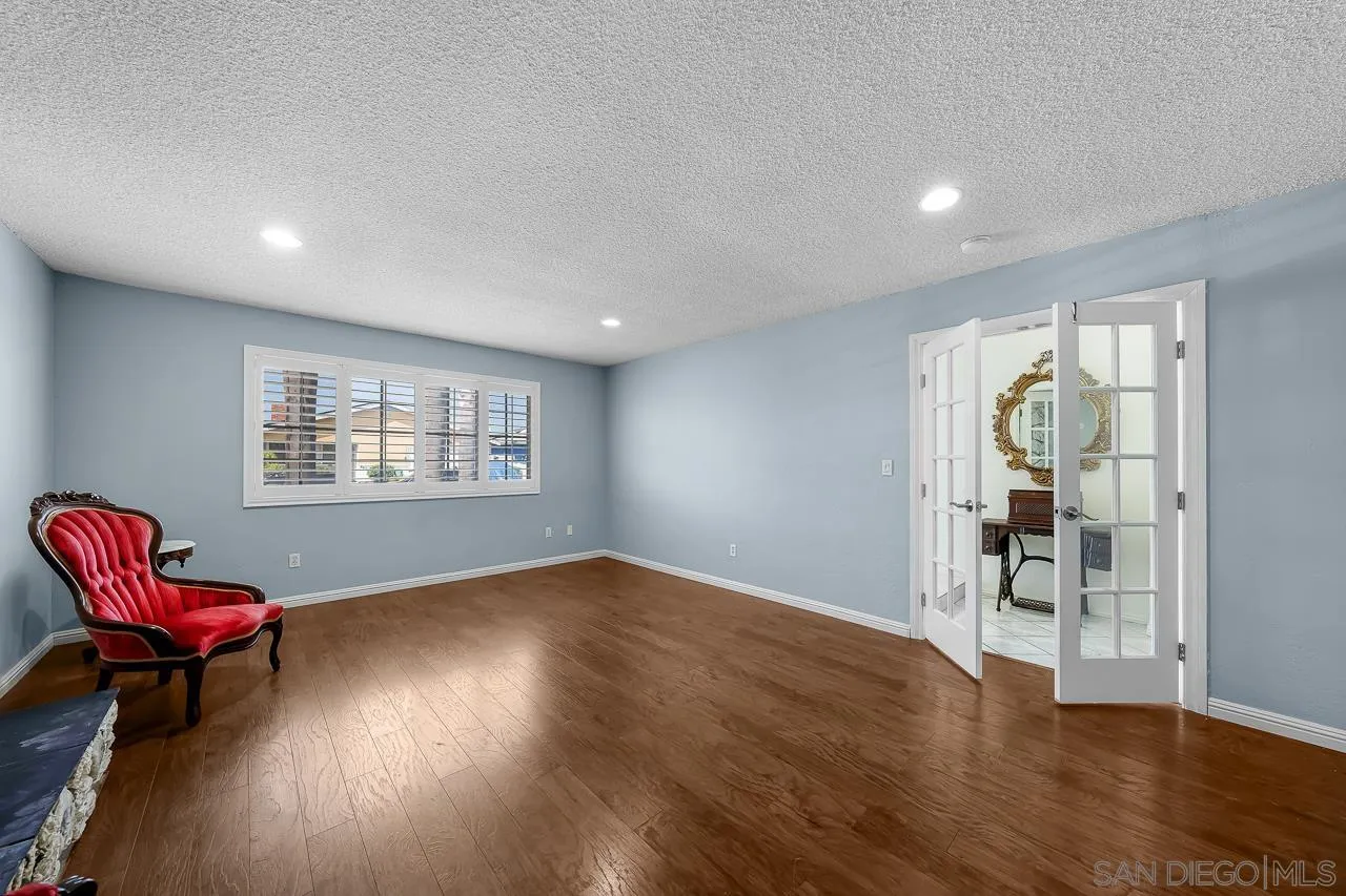 https://cdn.realtyfeed.com/cdn/127/260019623/947632cde7e9c574eb4938bdef6f18c0.webp