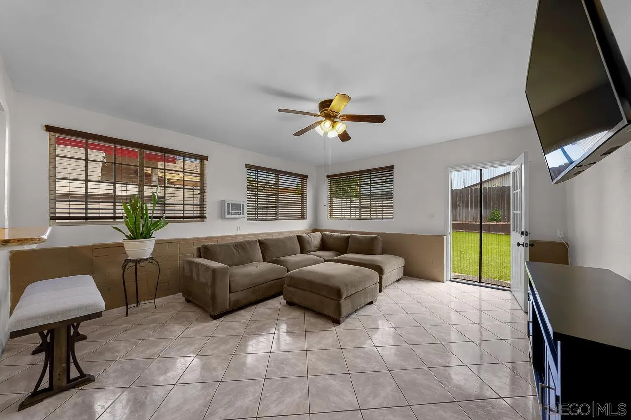 https://cdn.realtyfeed.com/cdn/127/260019623/cd40e27795852b14aa7eec7c992a13d2.webp