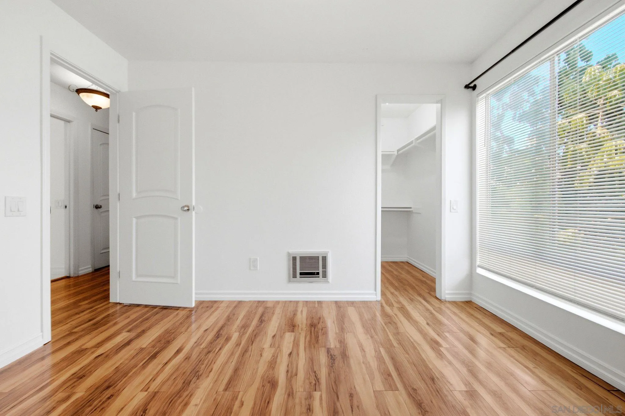 Photo #19: 260019629 Listing: Photo #19