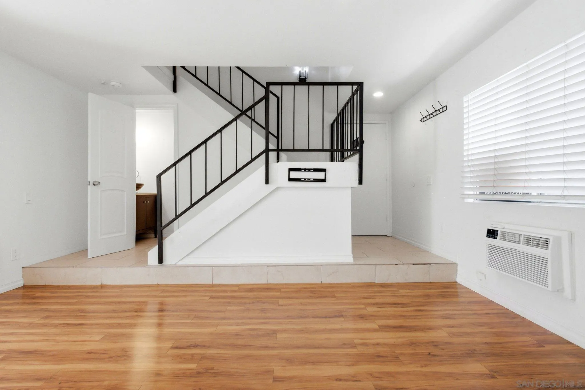 Photo #3: 260019629 Listing: Photo #3