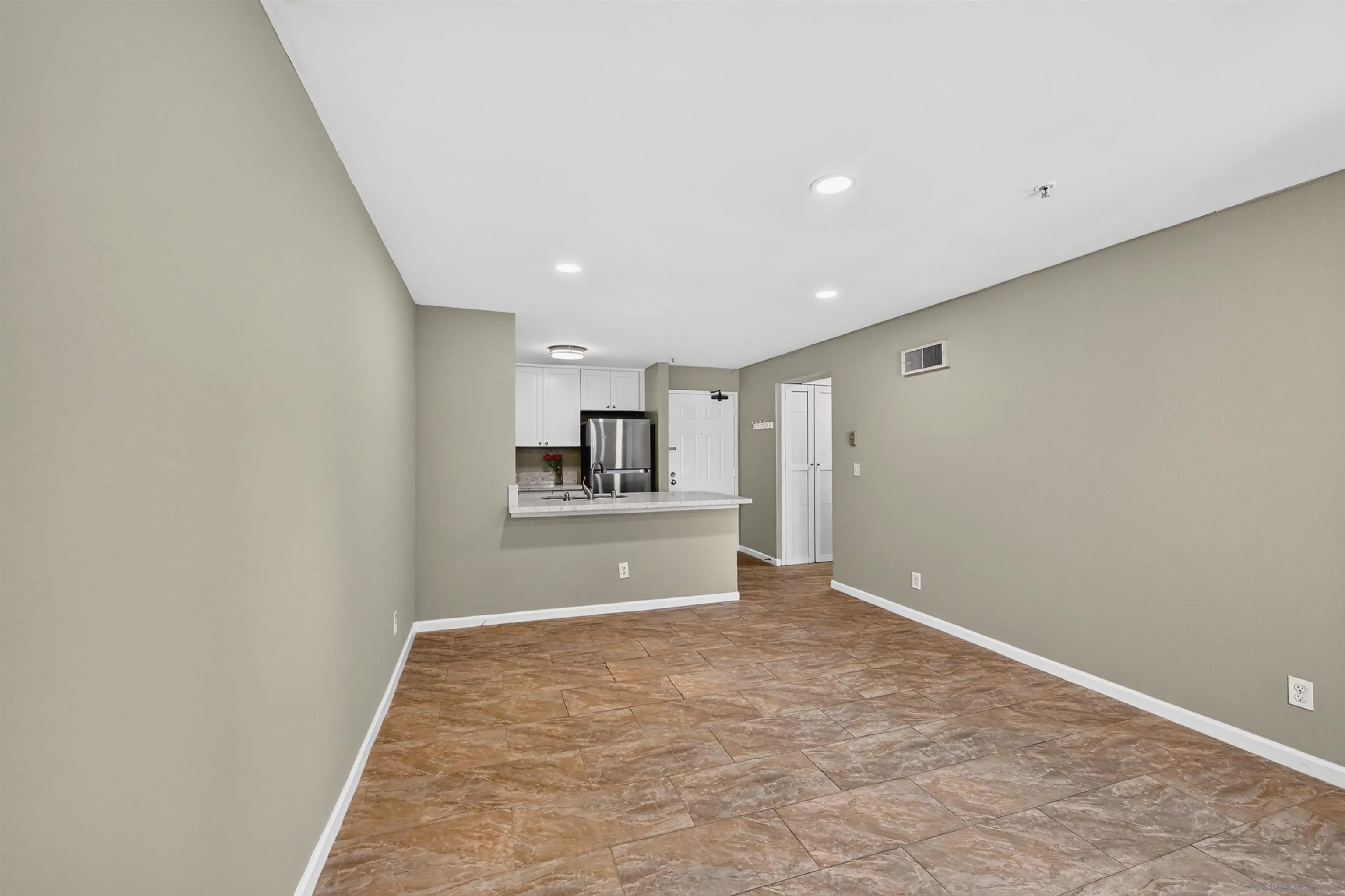Photo #9: 260019631 Listing: Photo #9
