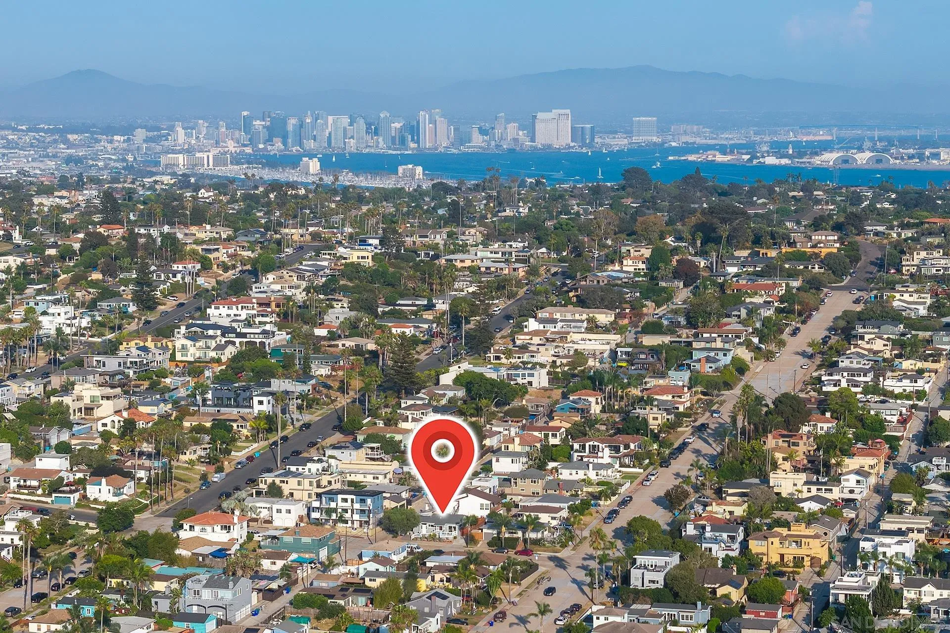 https://cdn.realtyfeed.com/cdn/127/260019633/01ac0f8fd05c88e4e6bb5b20770f16ff.webp