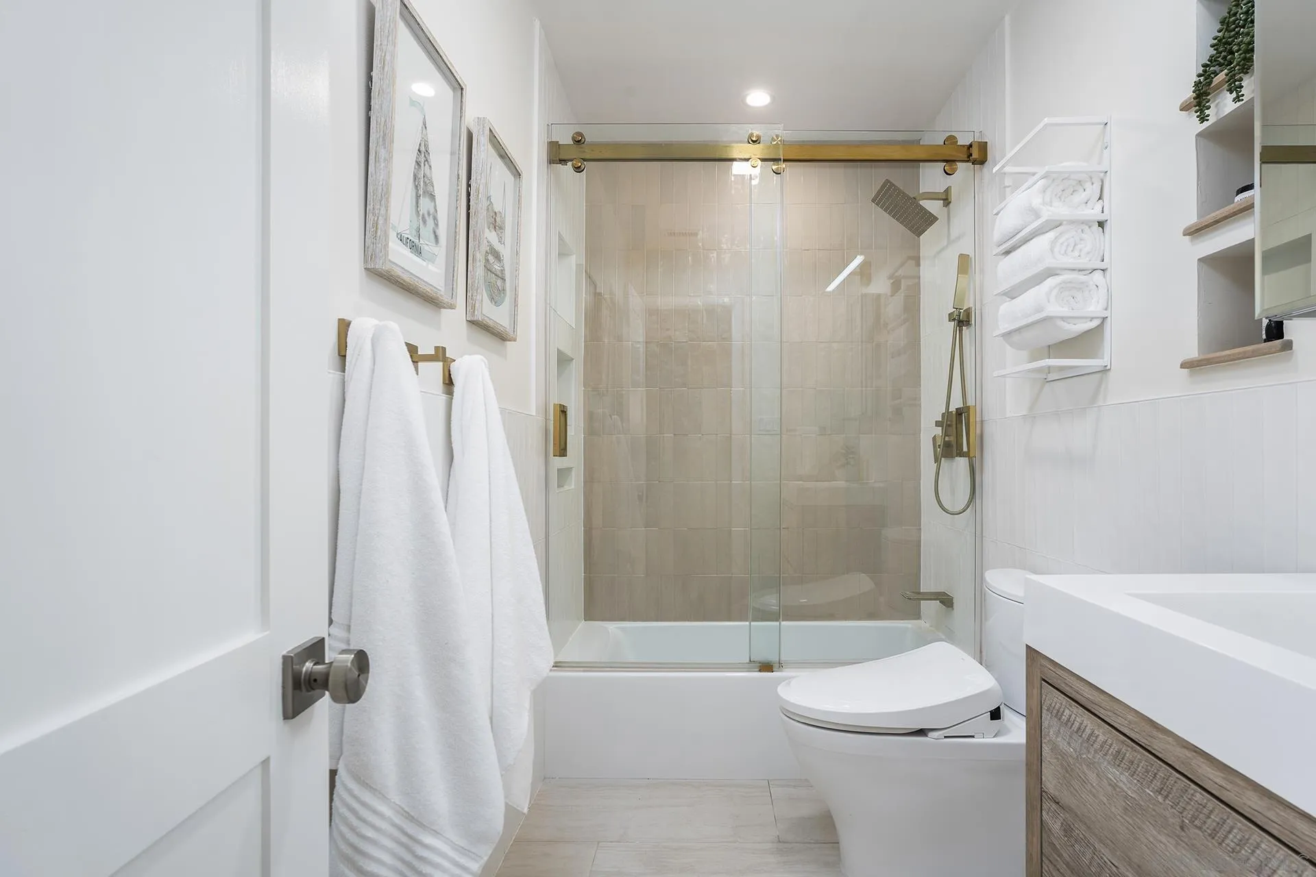 https://cdn.realtyfeed.com/cdn/127/260019633/05ae4f924bd6ff67b789a6d43bc407ff.webp
