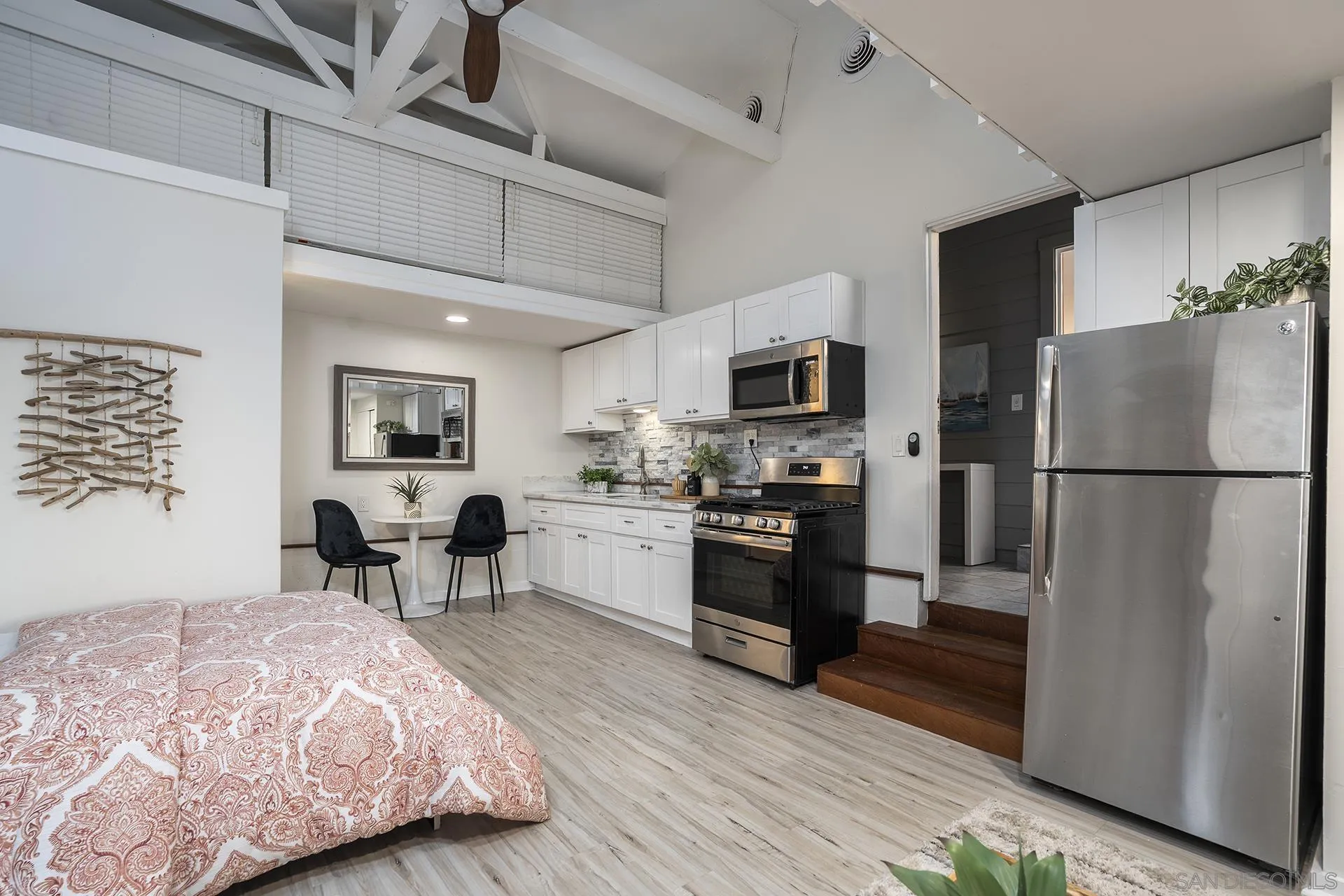 https://cdn.realtyfeed.com/cdn/127/260019633/23e5444d4fd5a1e32812e939d55de544.webp