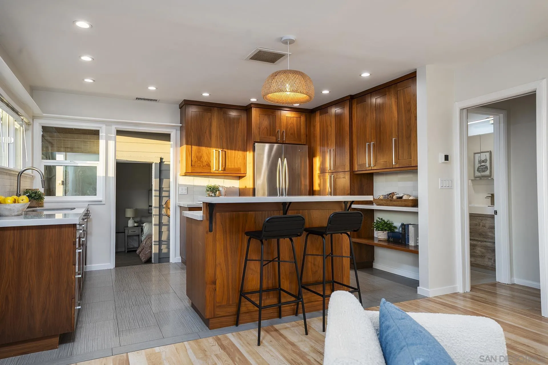 https://cdn.realtyfeed.com/cdn/127/260019633/51b6ad09fbbd01a9c0eccc8638575774.webp