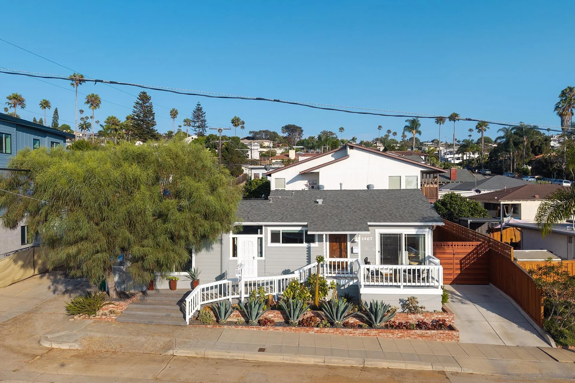 https://cdn.realtyfeed.com/cdn/127/260019633/7b9b7d6b38ae8047c156bdd772515fb9.webp