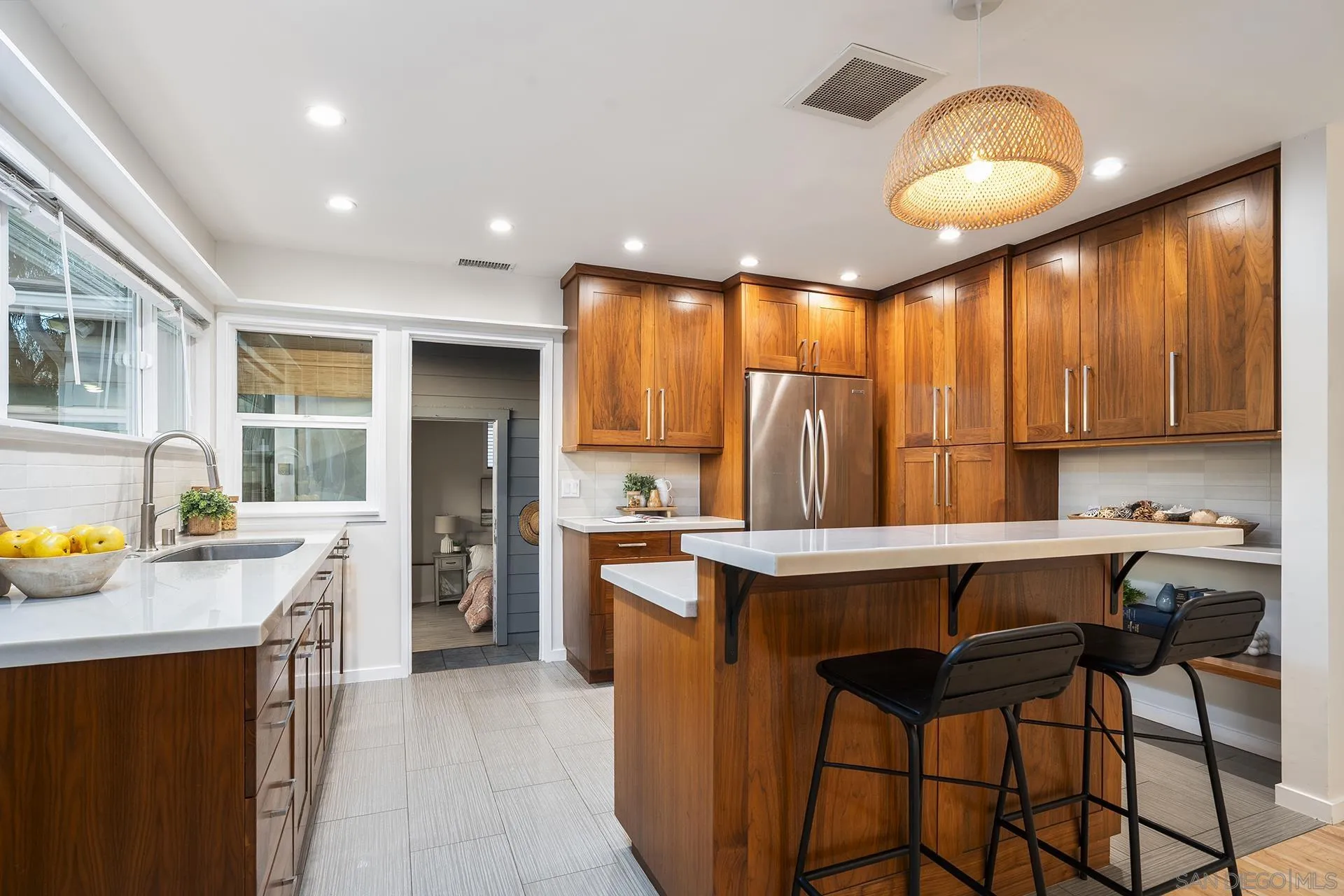 https://cdn.realtyfeed.com/cdn/127/260019633/a8dfce82db1e568fe4a2ac5b415cd288.webp