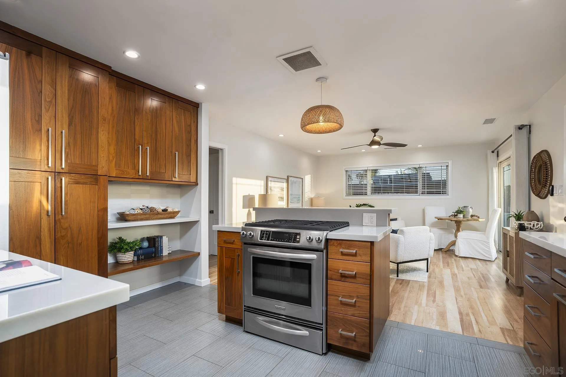https://cdn.realtyfeed.com/cdn/127/260019633/bbfb7aee997f6008cacd0bfa979b523a.webp