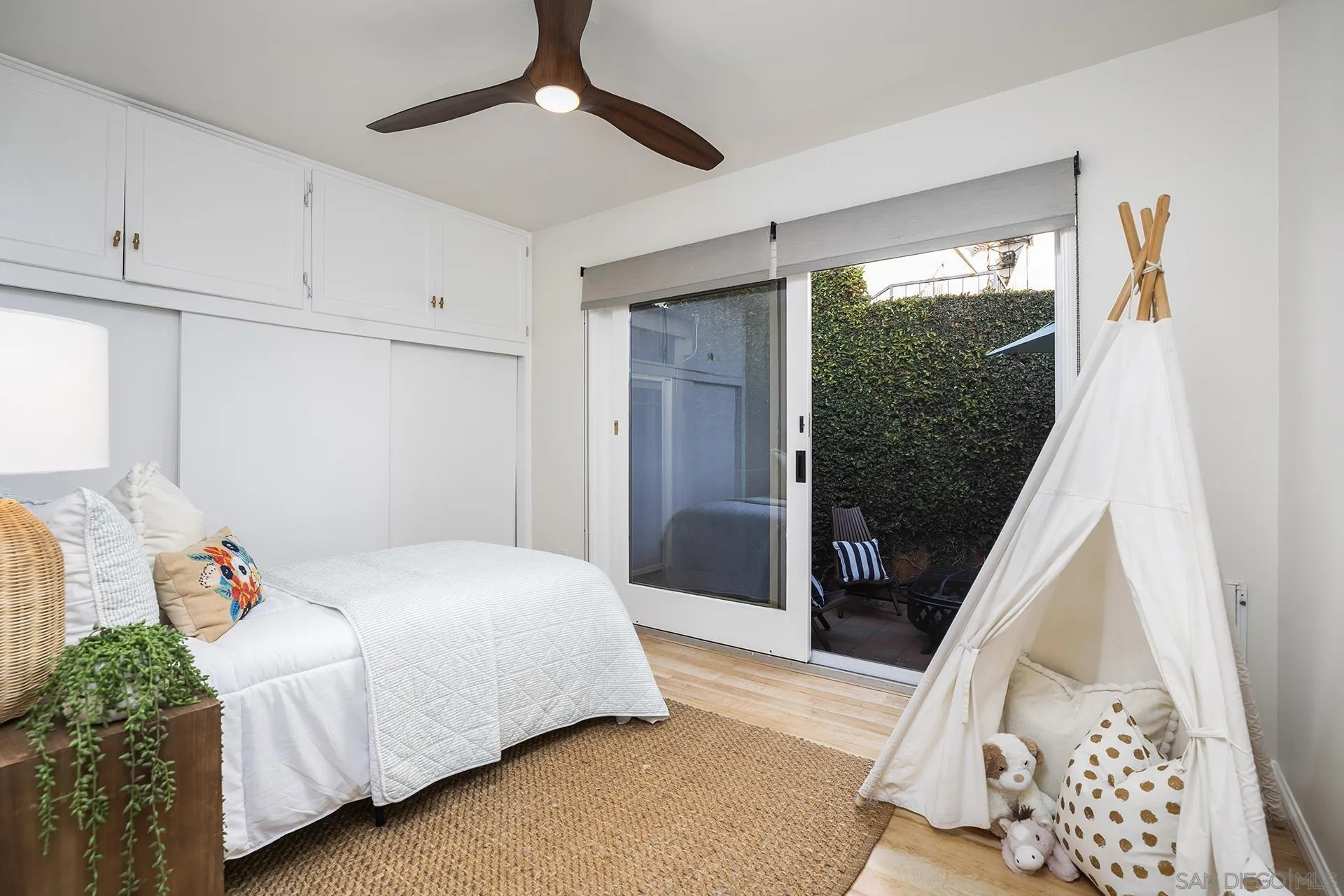 https://cdn.realtyfeed.com/cdn/127/260019633/c43aa065baa22fe824e623eb5df8549f.webp