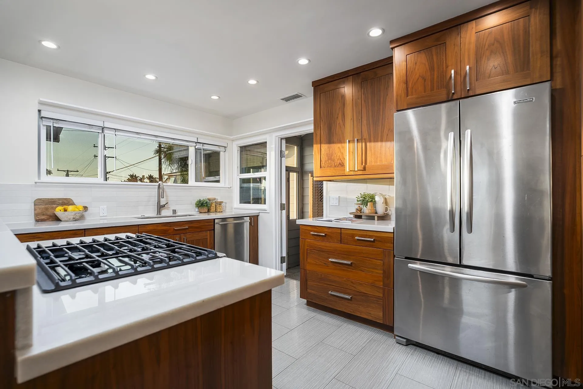 https://cdn.realtyfeed.com/cdn/127/260019633/d6cf082104837c1d6c4875e42173e55c.webp