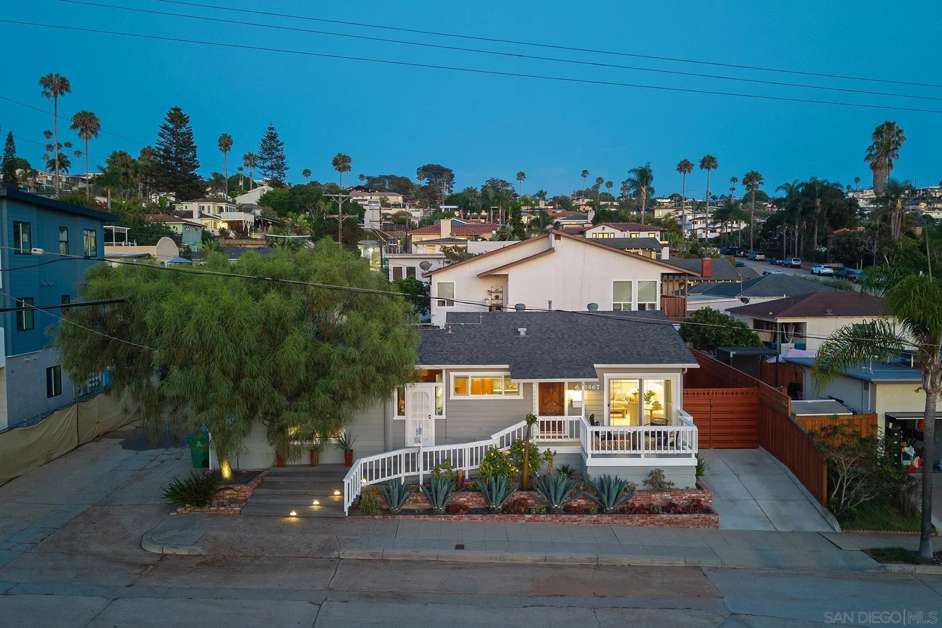 https://cdn.realtyfeed.com/cdn/127/260019633/e378ebcfe78f3f3ed94f659ab41c5abe.webp