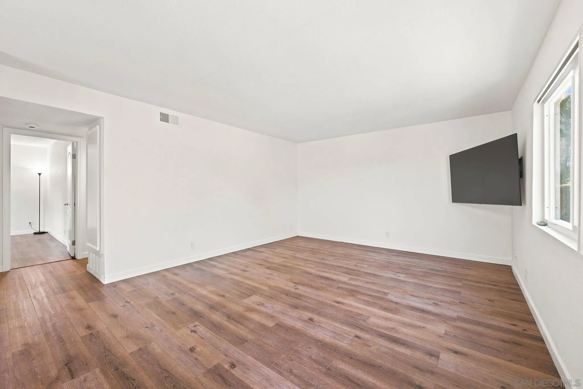Photo #12: 260019634 Listing: Photo #12