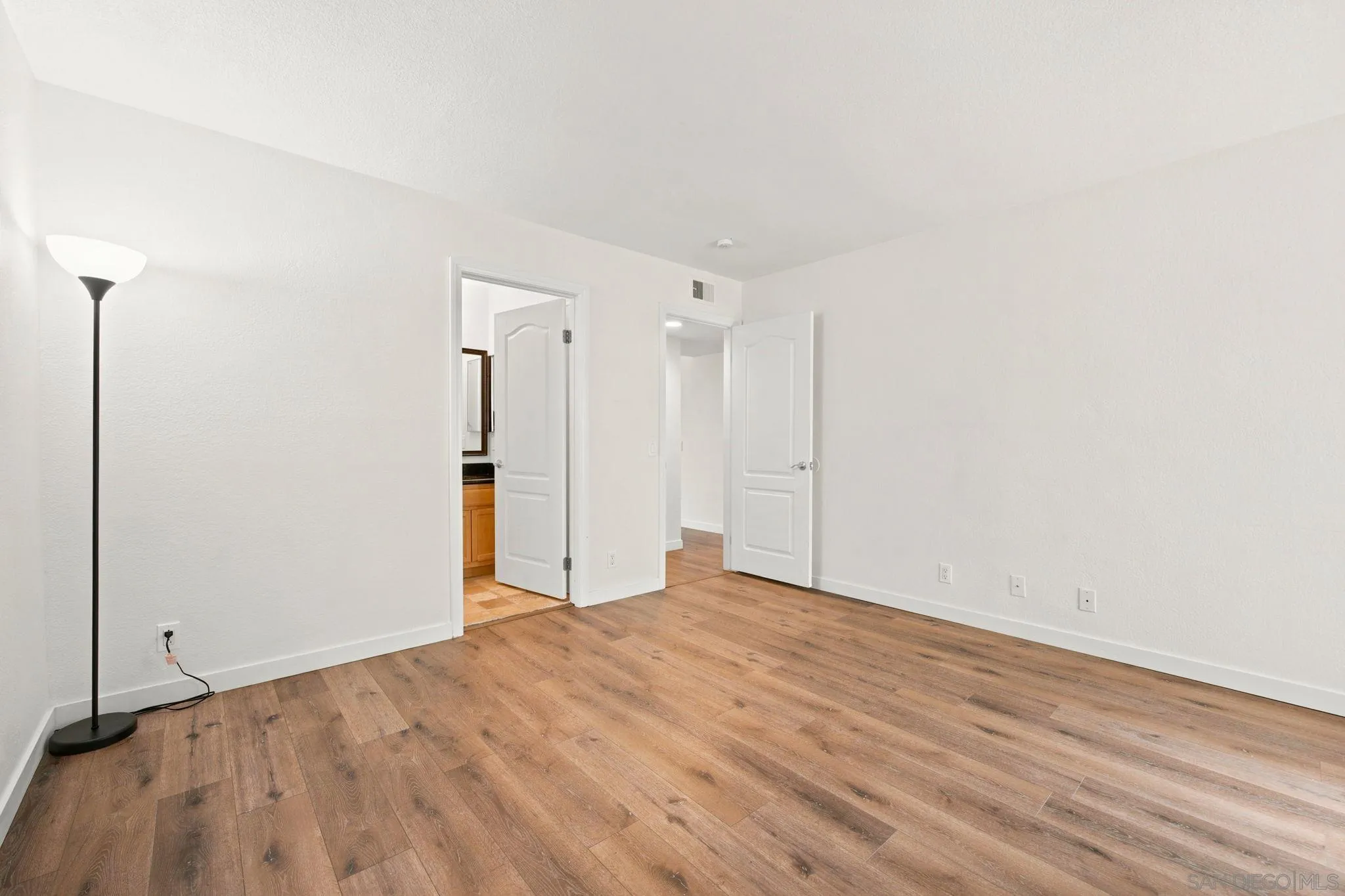 Photo #23: 260019634 Listing: Photo #23
