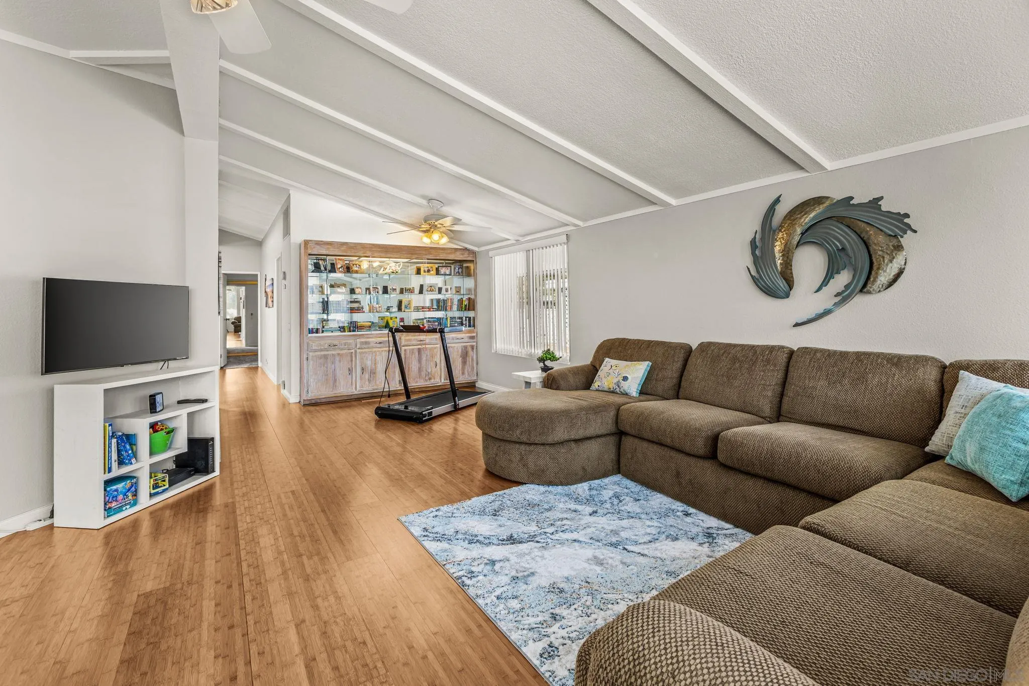 https://cdn.realtyfeed.com/cdn/127/260019638/c0952dca4db75daa62ec5d0fe8b3282c.webp