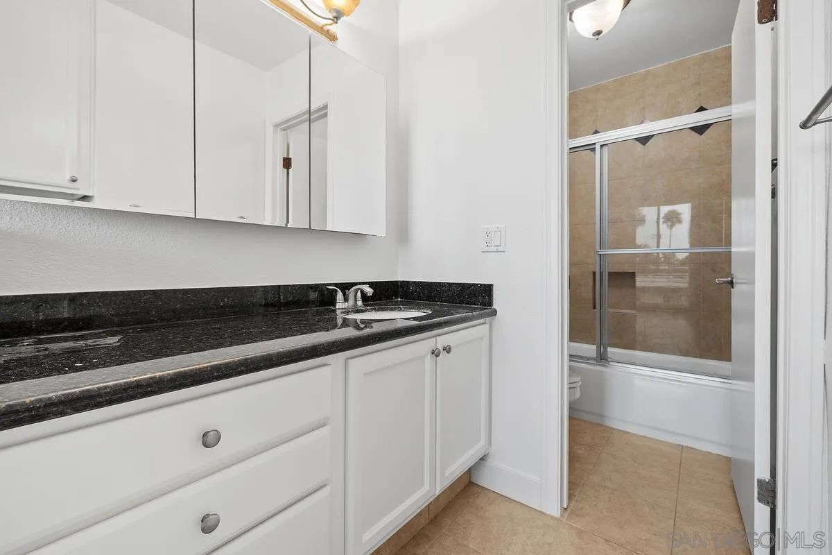Photo #19: 260019639 Listing: Photo #19