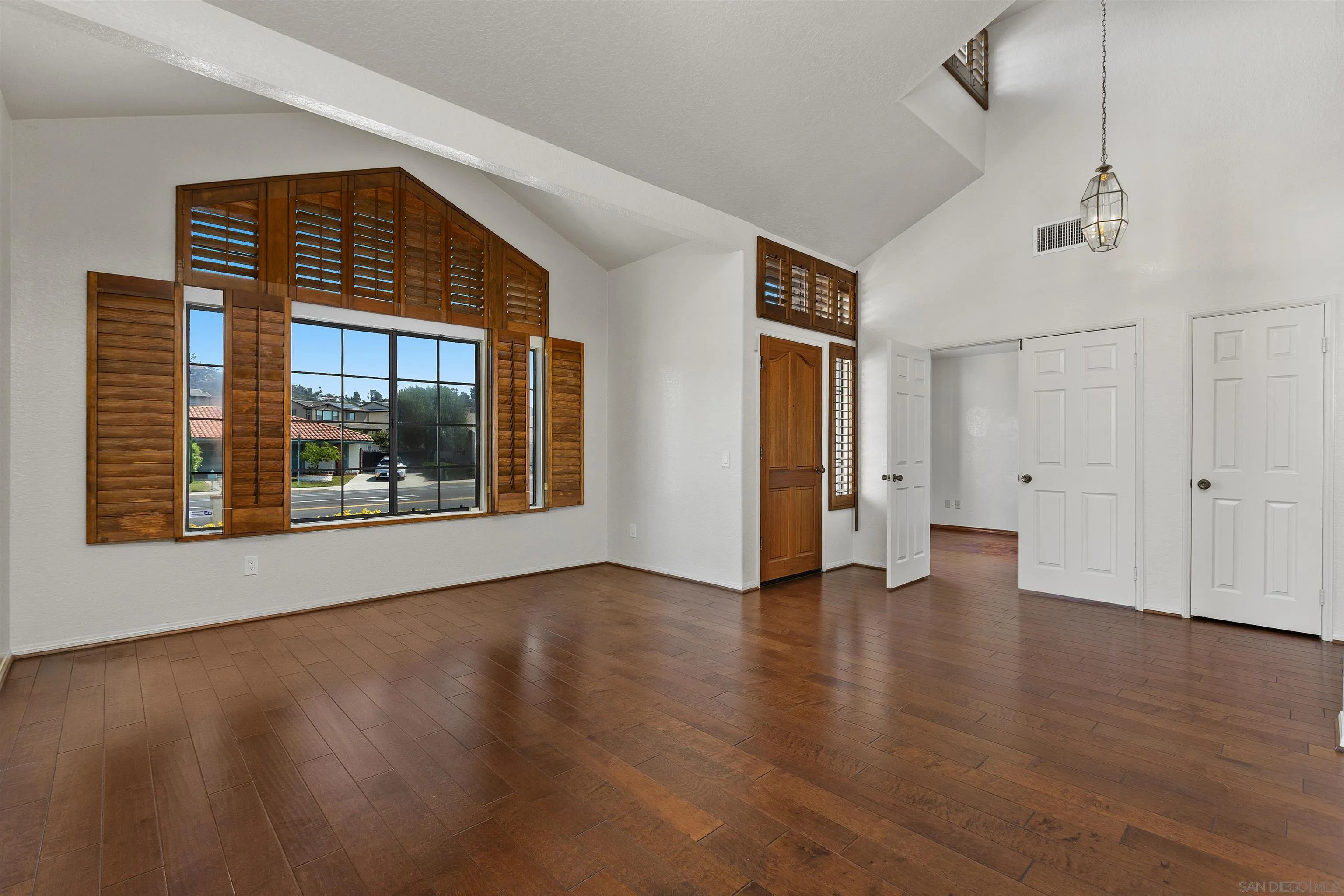 https://cdn.realtyfeed.com/cdn/127/260019644/0b80b6d18853e49c3a573c8b3d0d7e92.webp