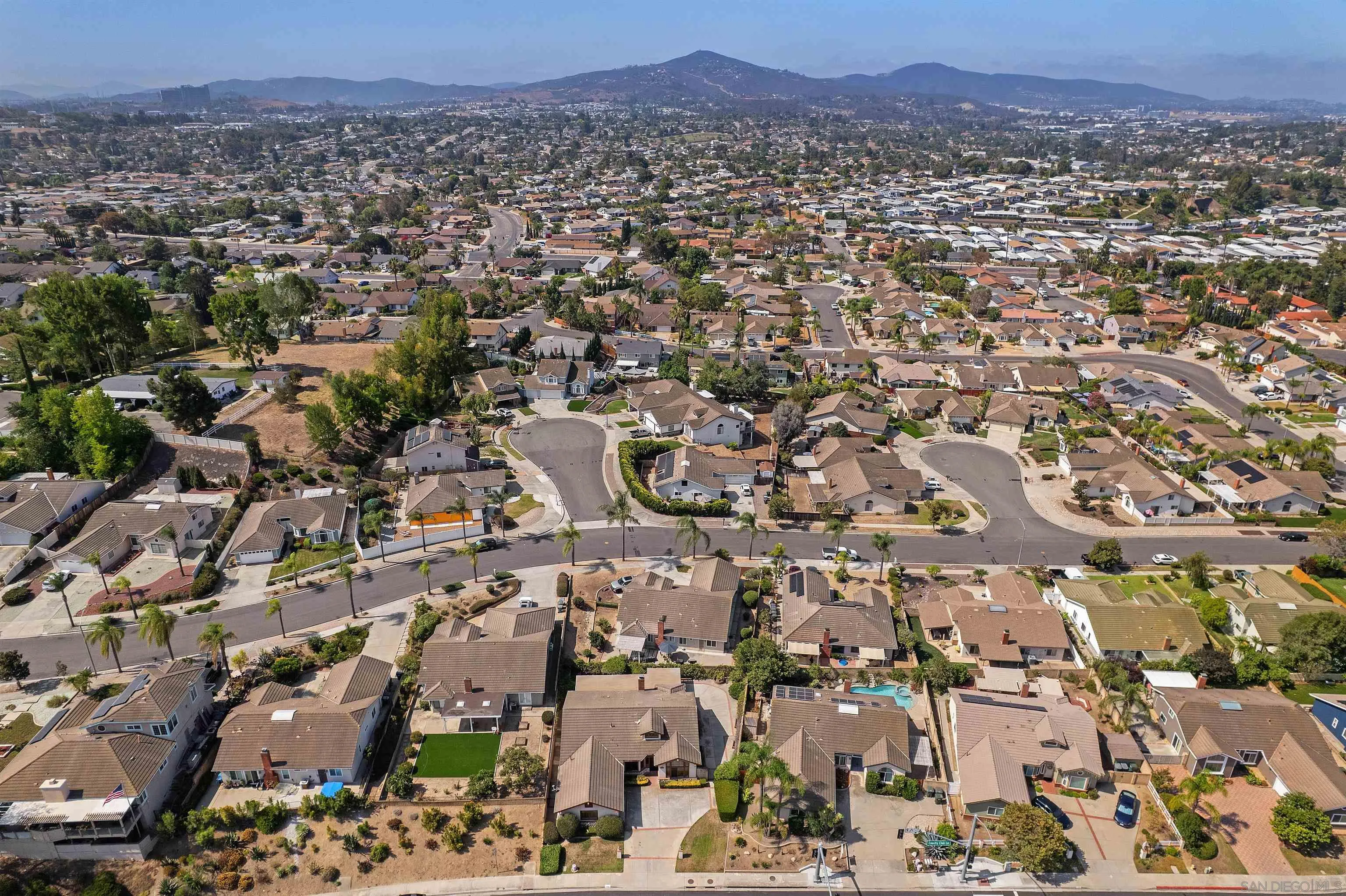 https://cdn.realtyfeed.com/cdn/127/260019644/1fd792053a18c9f7850c753eea5b98b3.webp