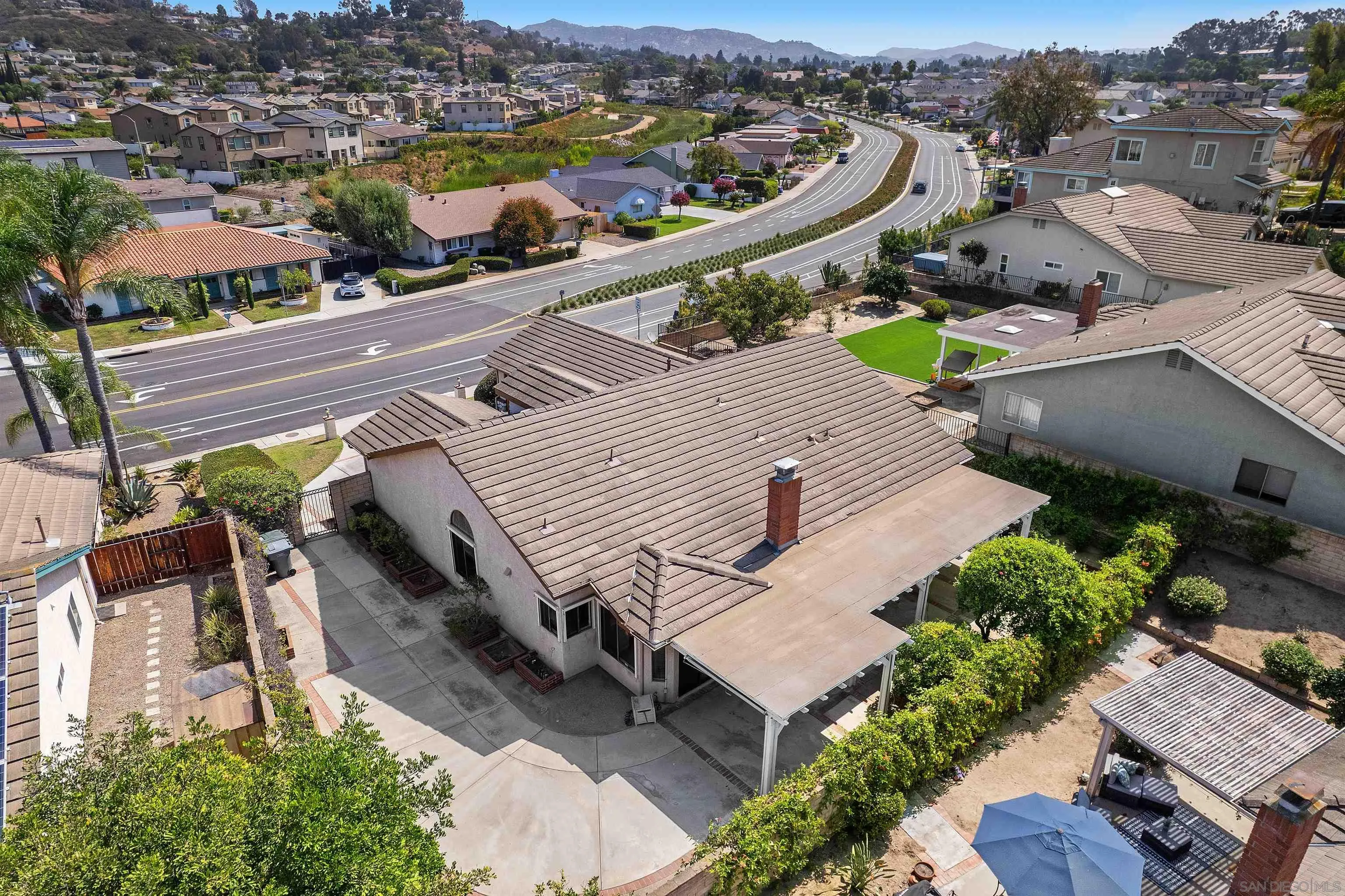 https://cdn.realtyfeed.com/cdn/127/260019644/500f5aca57542743ebd521b5e5c133f2.webp
