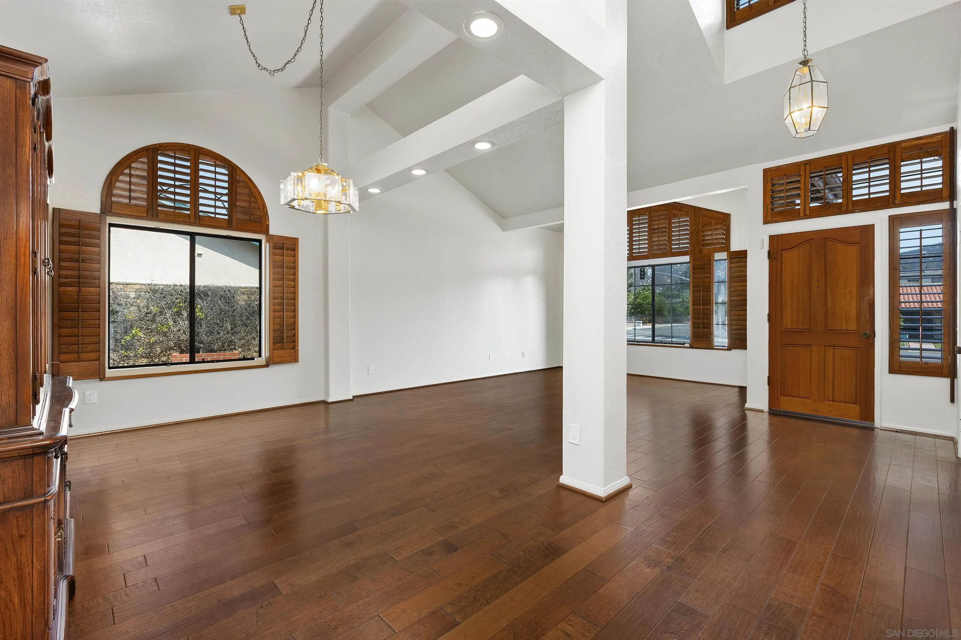 https://cdn.realtyfeed.com/cdn/127/260019644/b79ee417770b84714de7dd3051ee47cc.webp