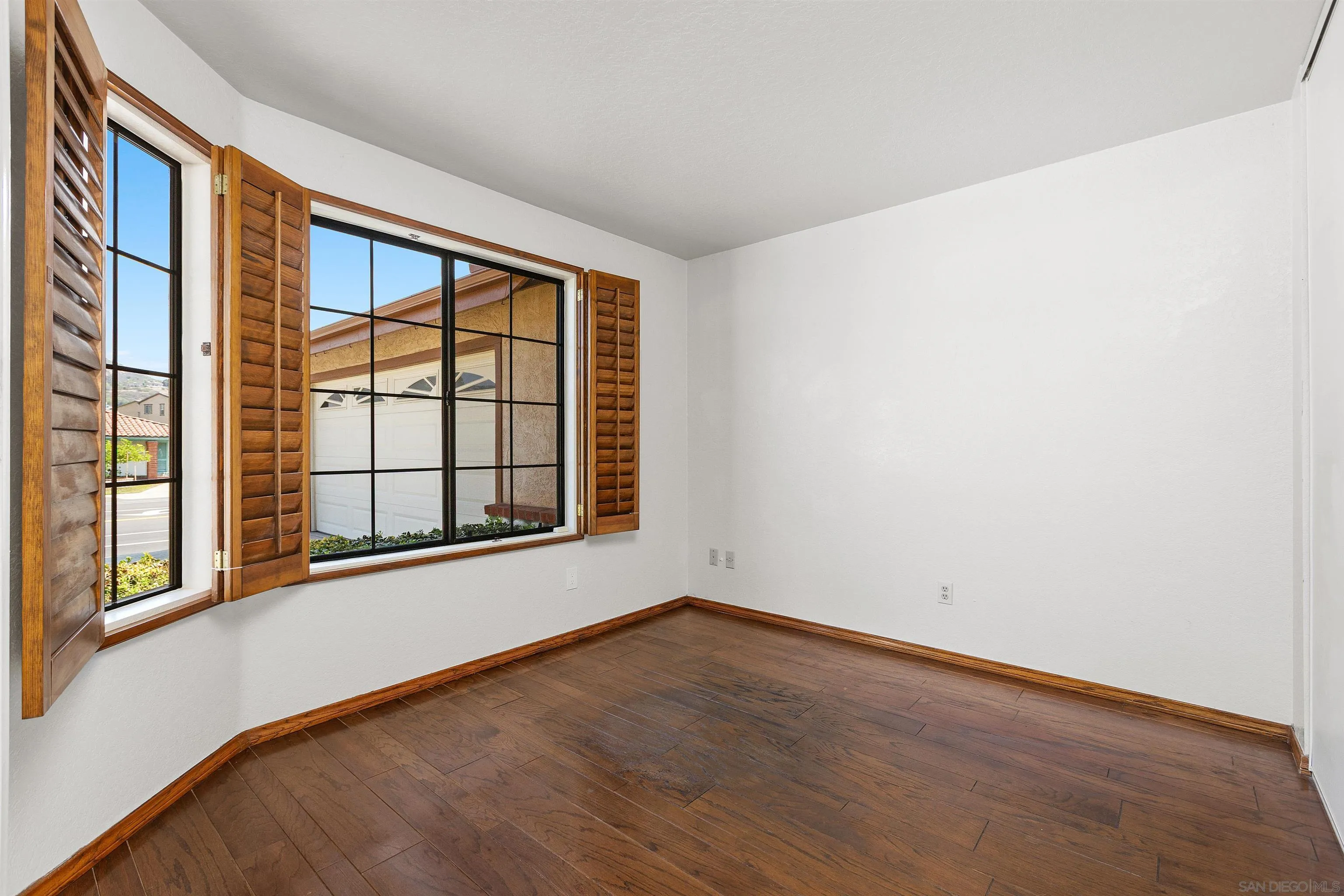 https://cdn.realtyfeed.com/cdn/127/260019644/c167ae352ebf491797c170c1d8d95c45.webp