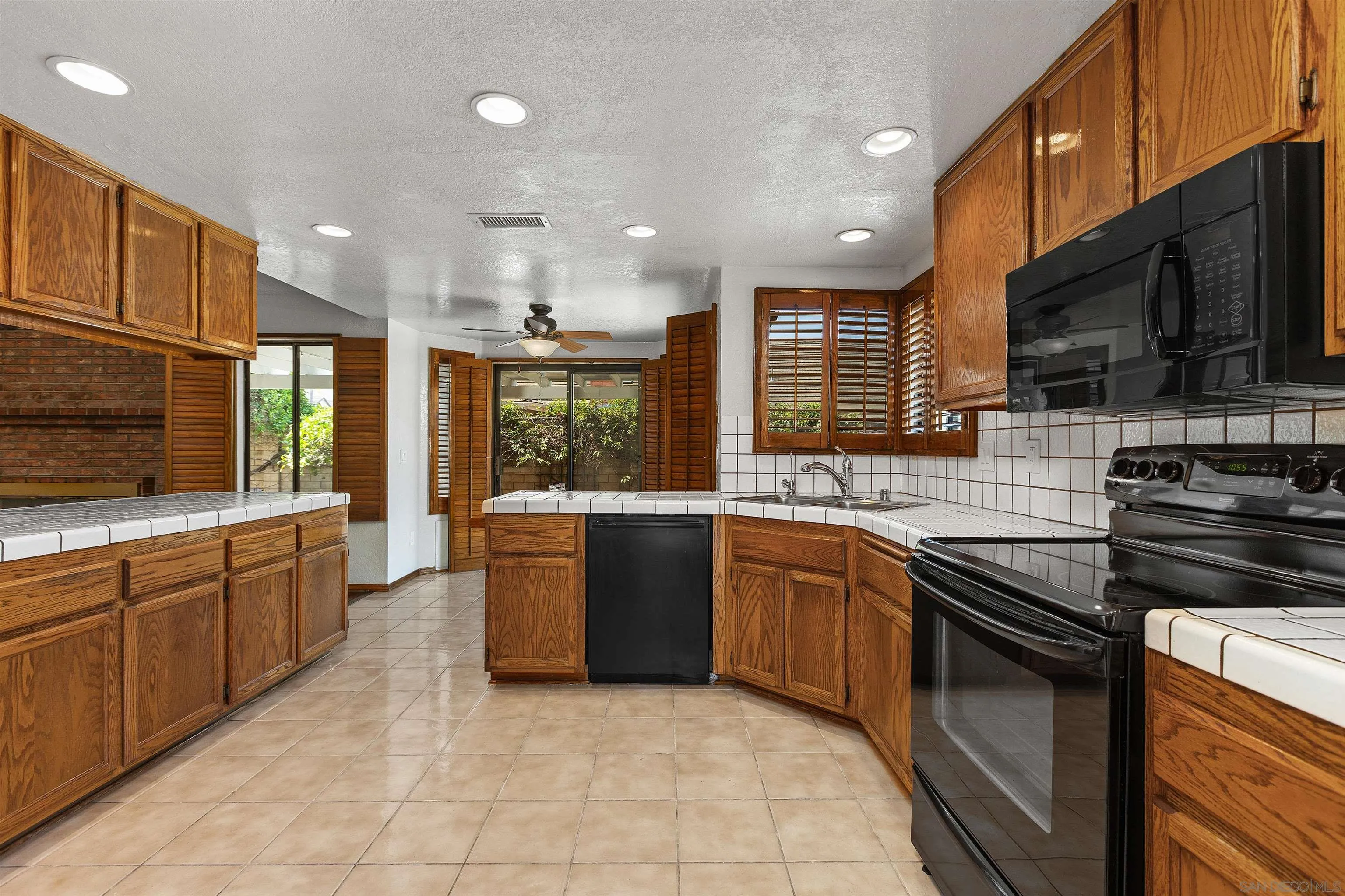 https://cdn.realtyfeed.com/cdn/127/260019644/d09c61a62d06de7b68f7608bb72adae0.webp