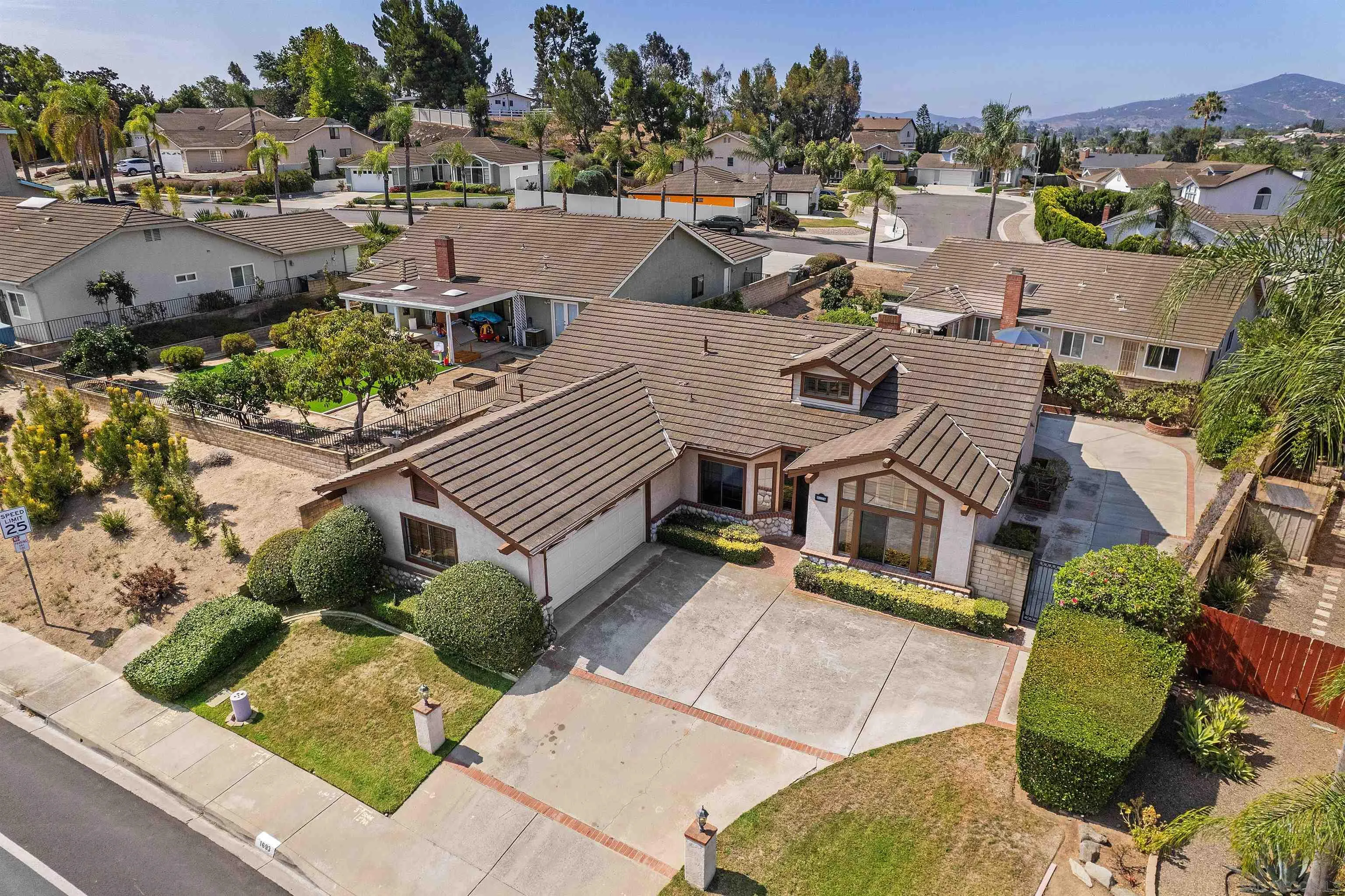 https://cdn.realtyfeed.com/cdn/127/260019644/e355add068d763b98bf0fab761cae7ea.webp