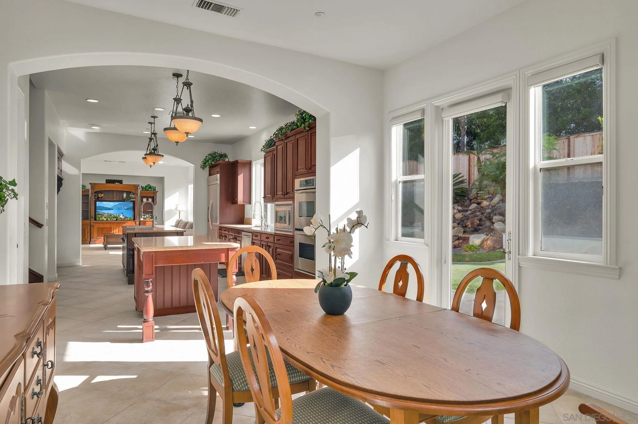 https://cdn.realtyfeed.com/cdn/127/260019645/0397f5742c05ba98a31f353d1f20fe98.webp