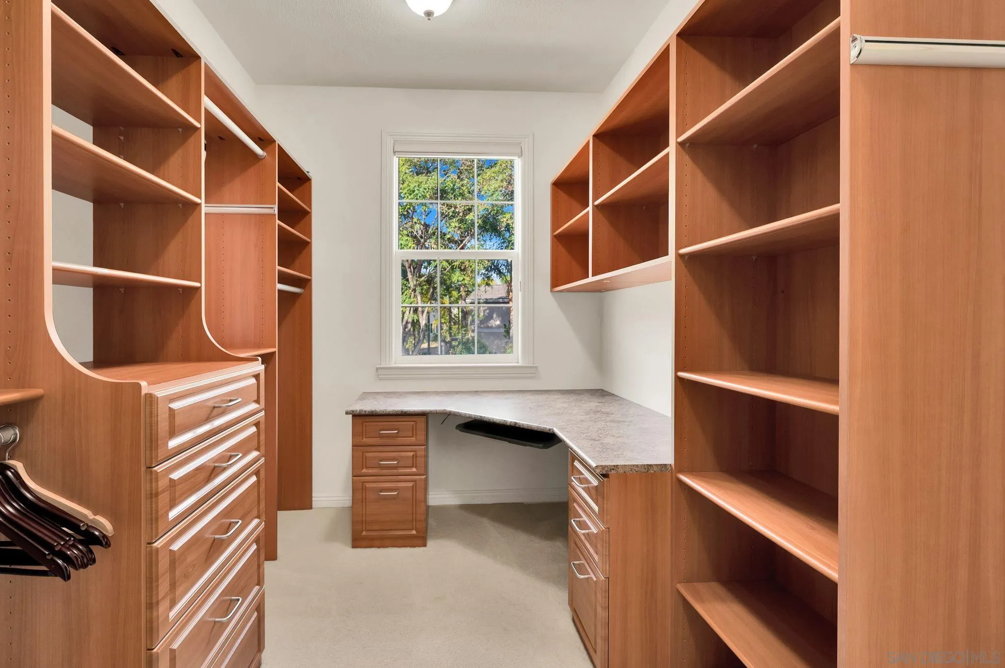 https://cdn.realtyfeed.com/cdn/127/260019645/23b32e98ec689f0caa6beddcd13fef06.webp