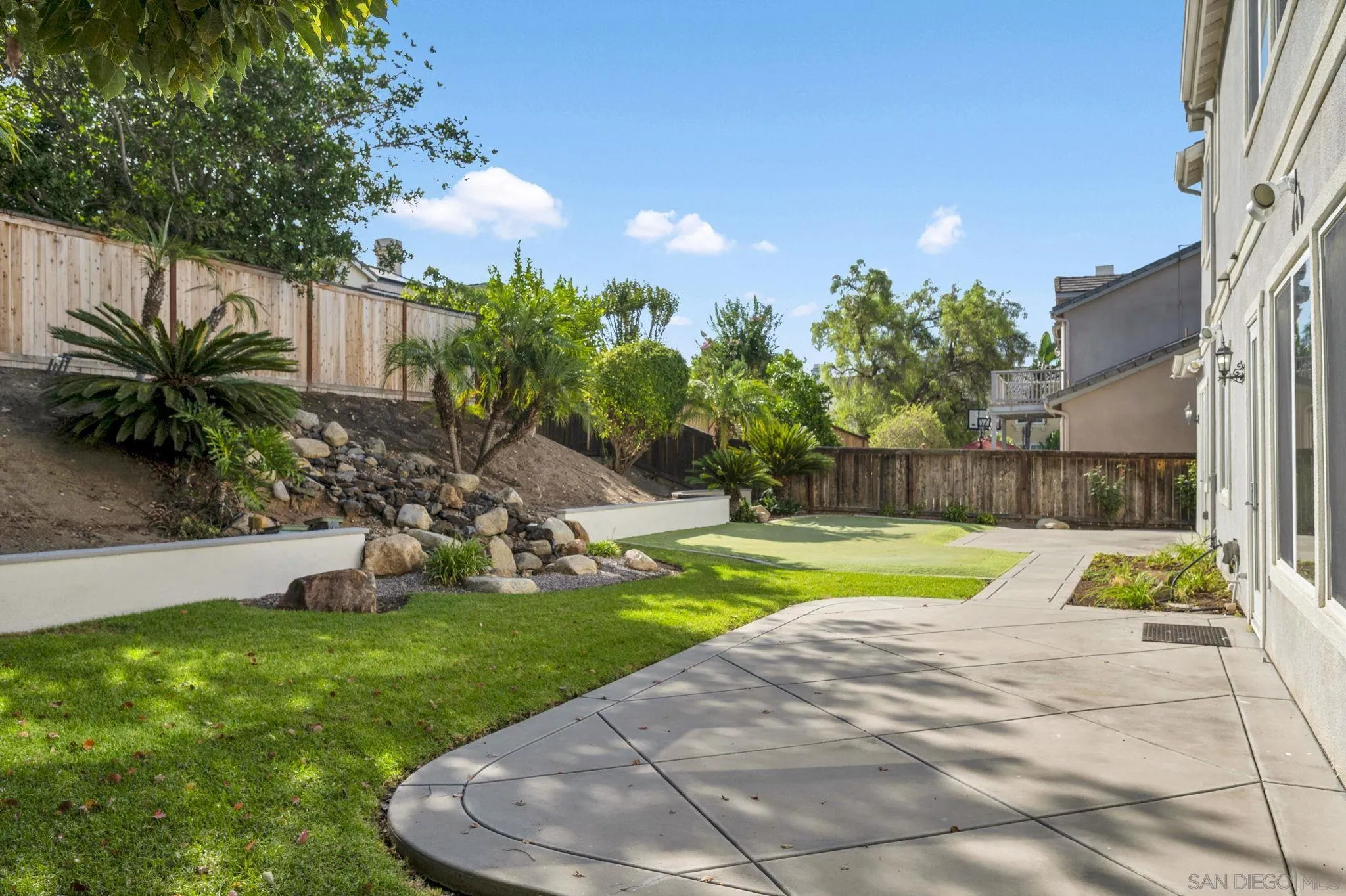 https://cdn.realtyfeed.com/cdn/127/260019645/9fb04f3b574b8878442f9e2c6996fdc9.webp