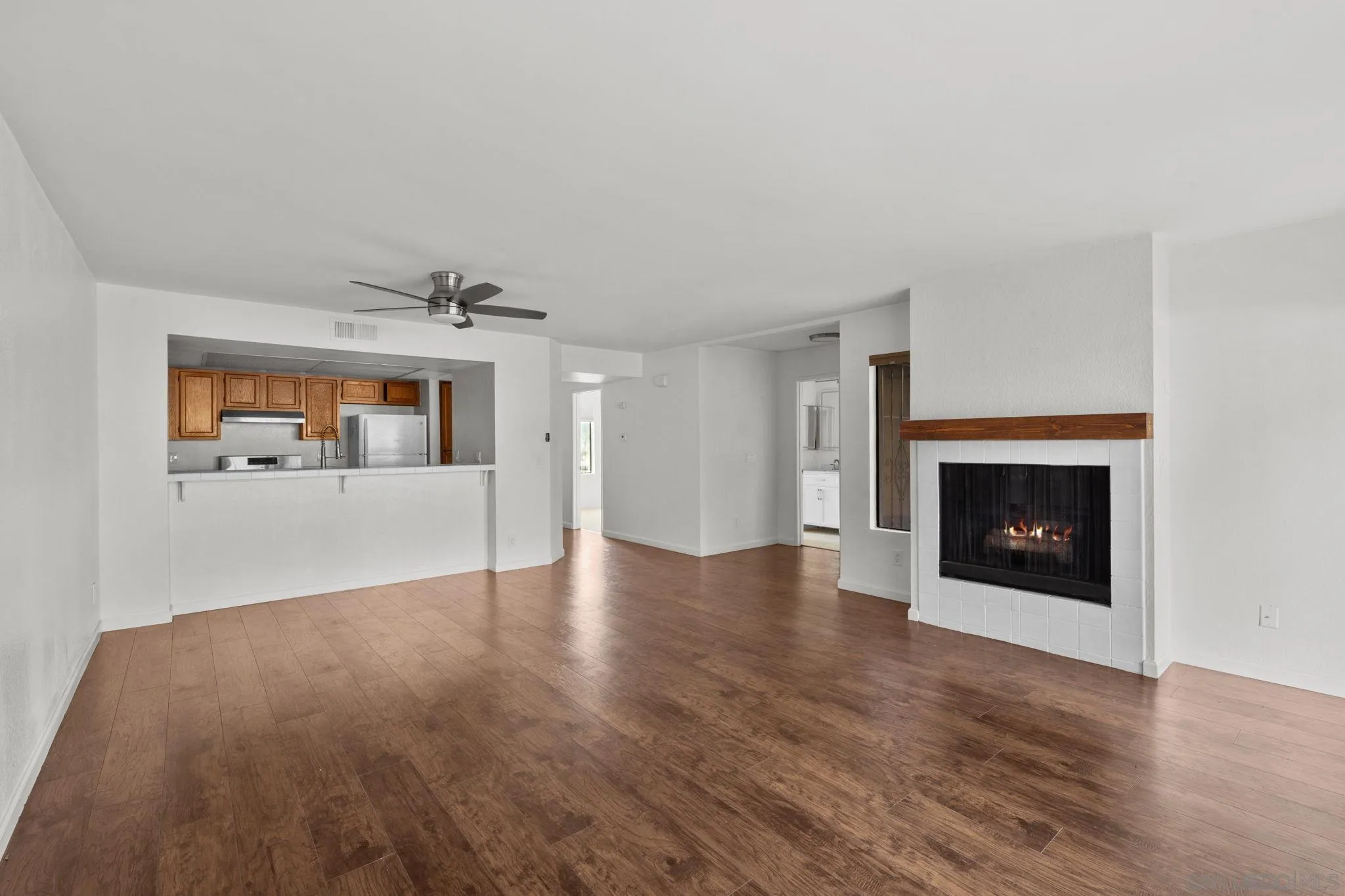 Photo #4: 260019649 Listing: Photo #4