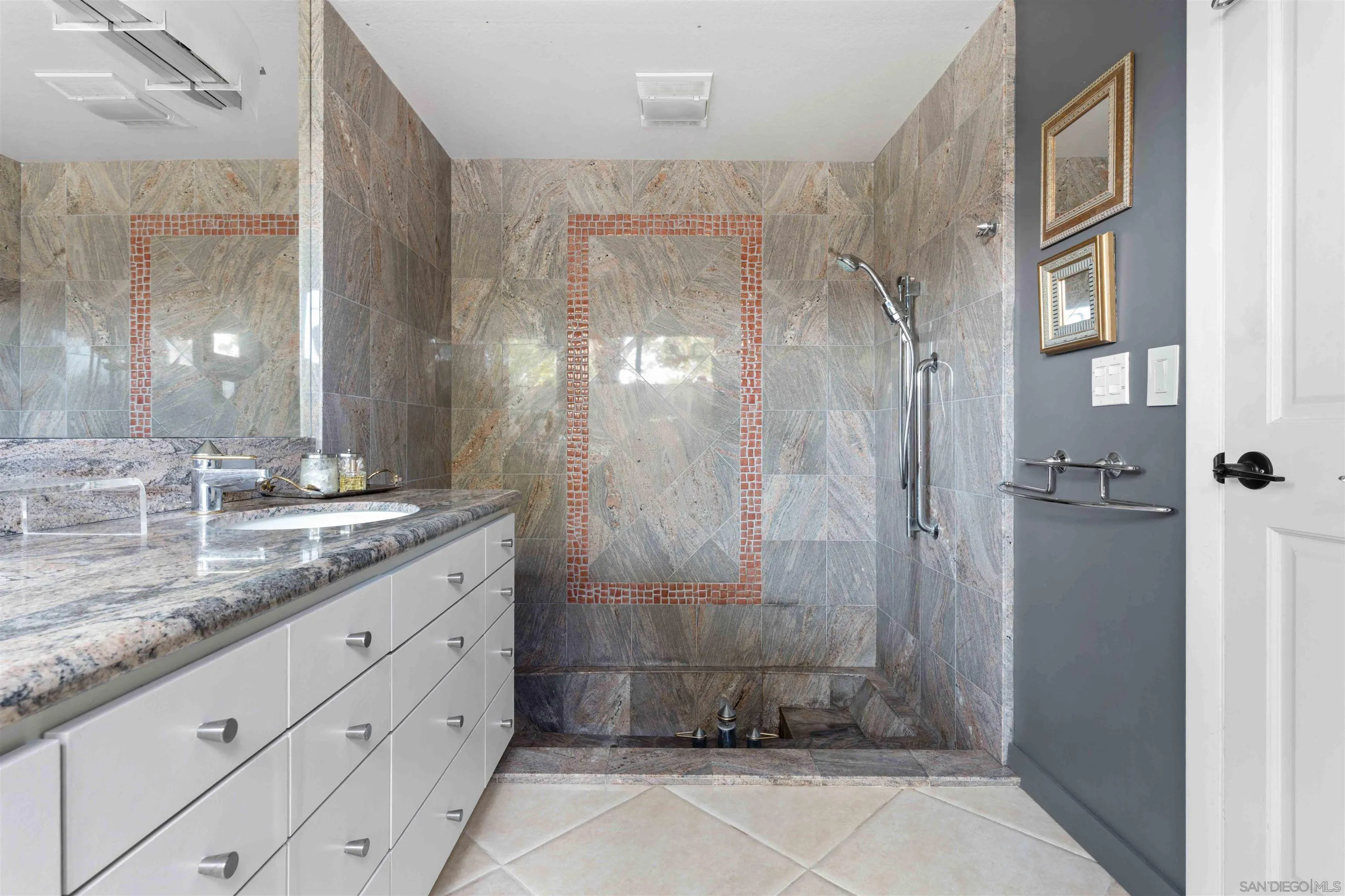 https://cdn.realtyfeed.com/cdn/127/260019653/cc1515cc7426cd6b6a1300ef7fffb98d.webp