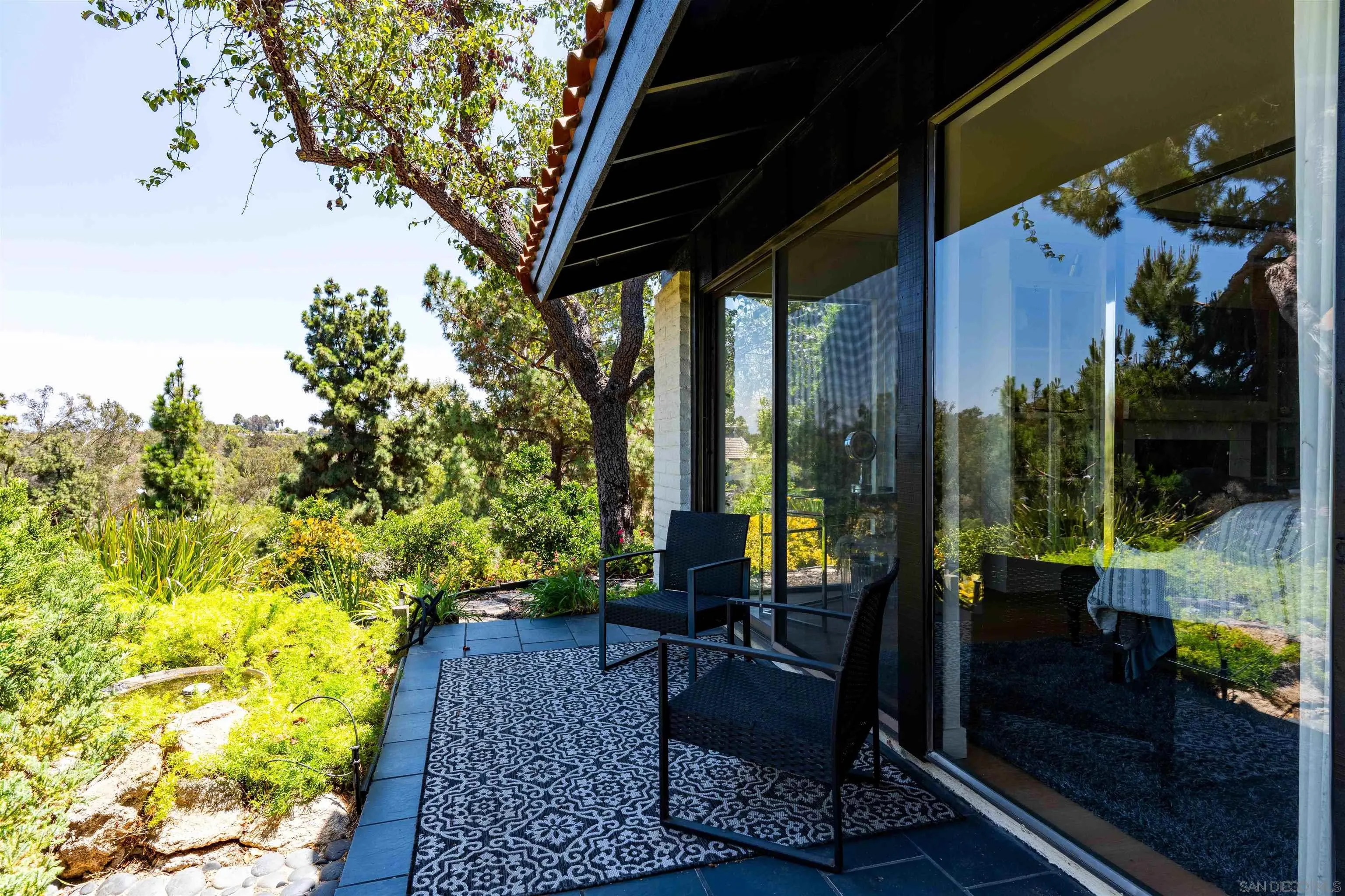 https://cdn.realtyfeed.com/cdn/127/260019653/d87775721285fde1e15b5b38f0a39f5e.webp