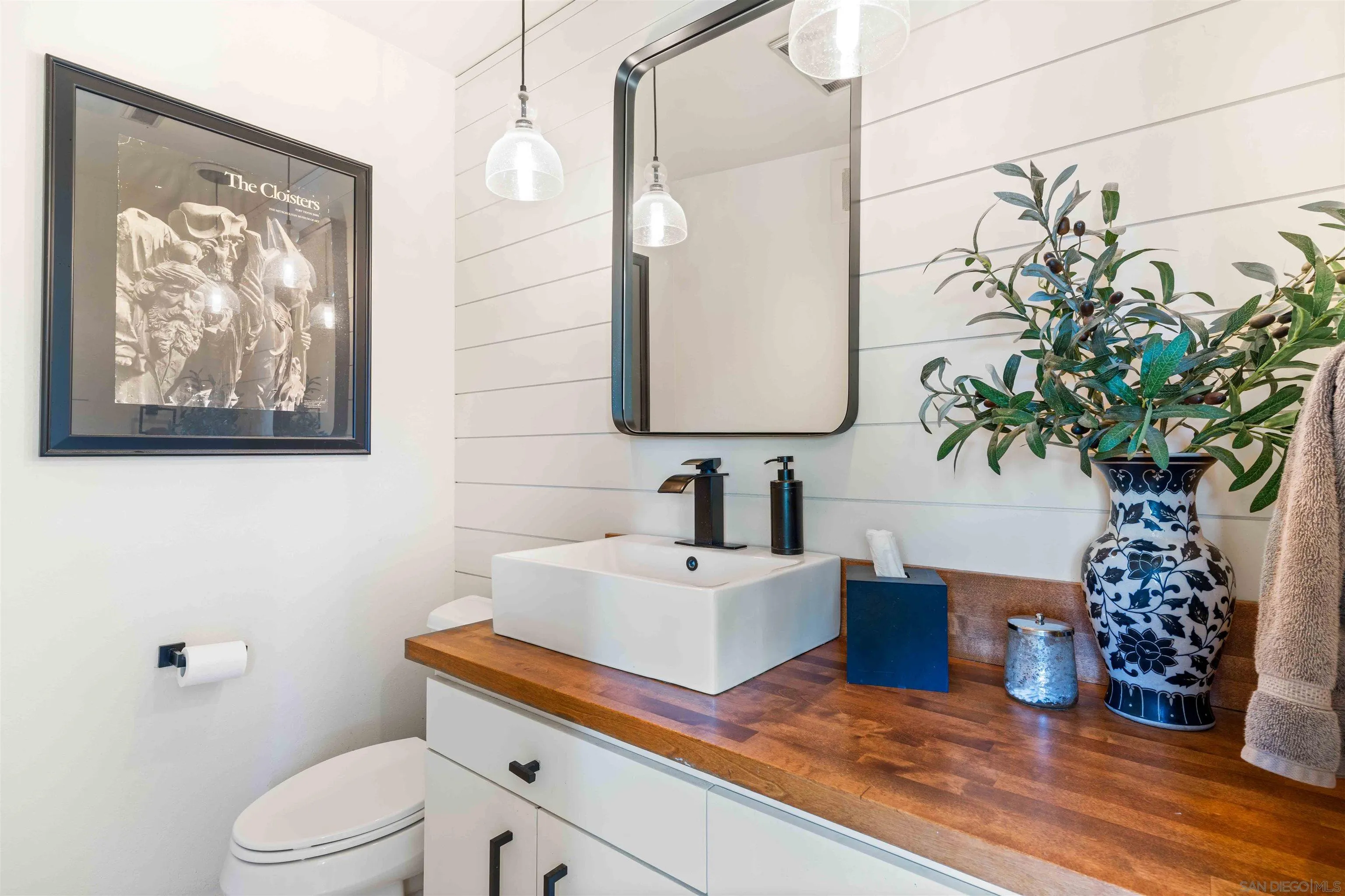 https://cdn.realtyfeed.com/cdn/127/260019653/daa242cea27cb971bd1009a967facd09.webp