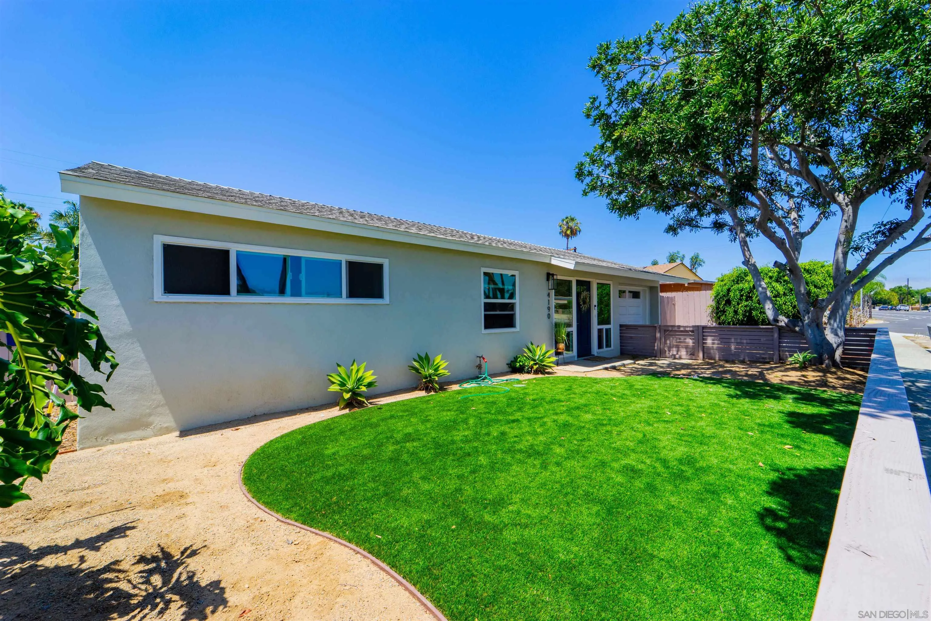 4190 Clairemont Dr