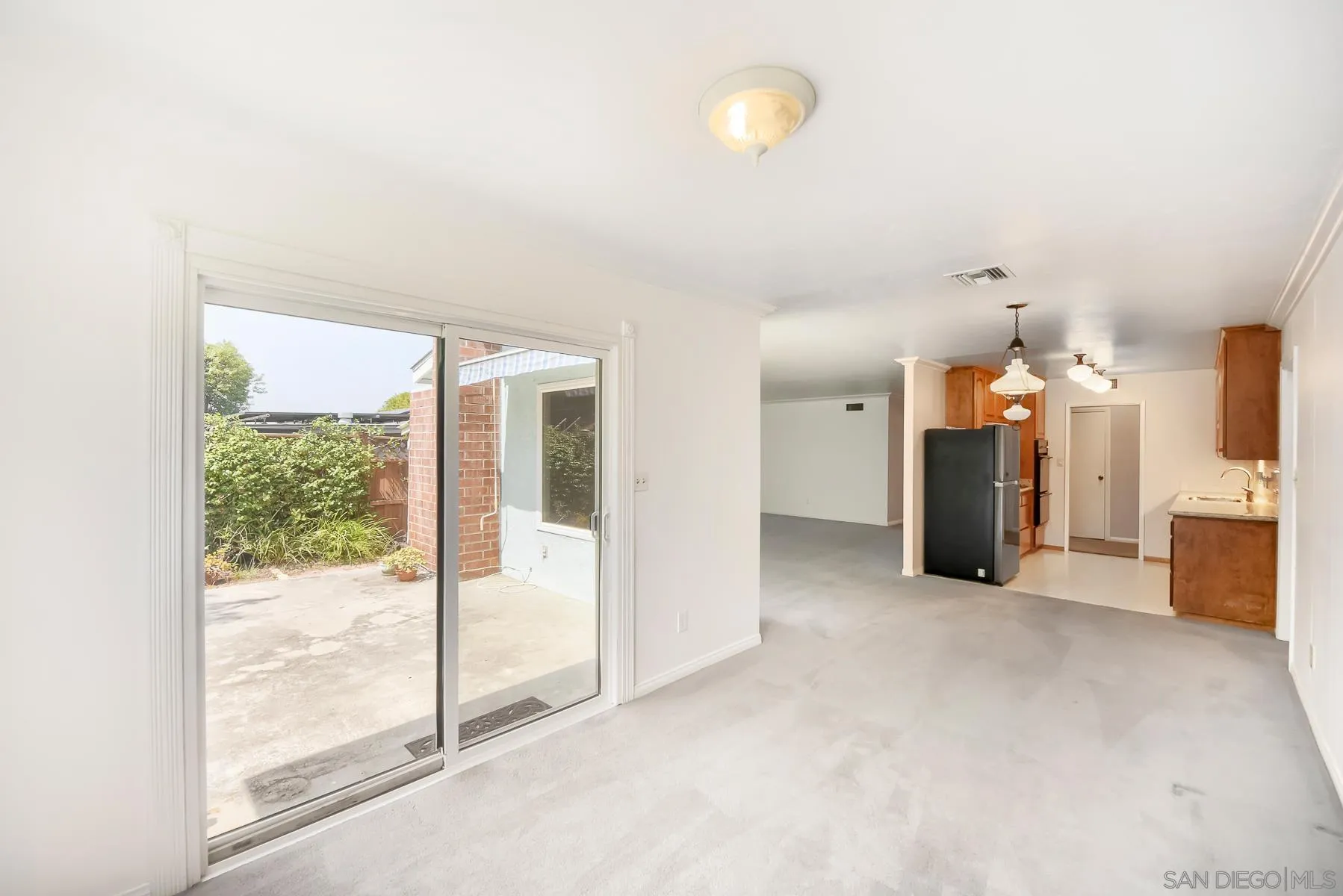 https://cdn.realtyfeed.com/cdn/127/260019666/1ddd116b1c2073e9f6ce199a76b8695e.webp