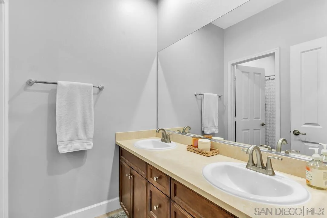 https://cdn.realtyfeed.com/cdn/127/260019669/467b59abd98ad4eb23f1b9a7e7aeb3ab.webp