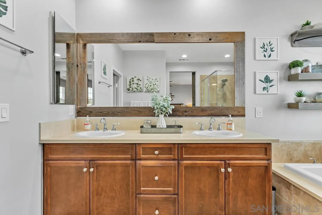 https://cdn.realtyfeed.com/cdn/127/260019669/47fd0ee4bd3f983055a78c2c8b482c61.webp