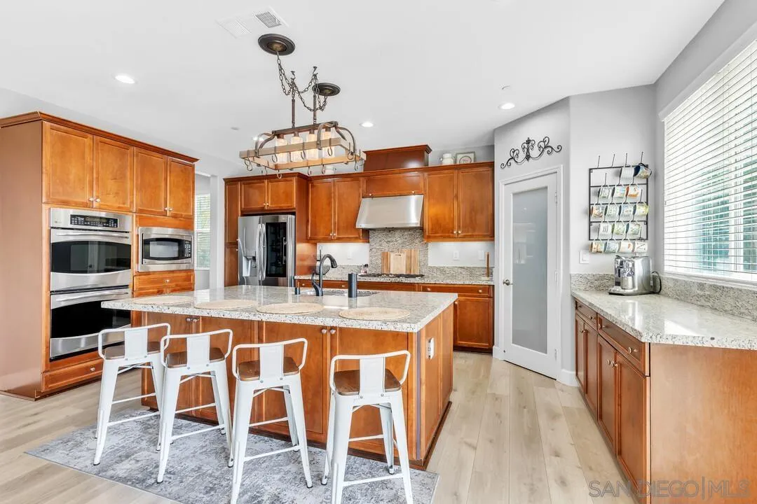 https://cdn.realtyfeed.com/cdn/127/260019669/ef63f57b45361af8019f1419612f9046.webp