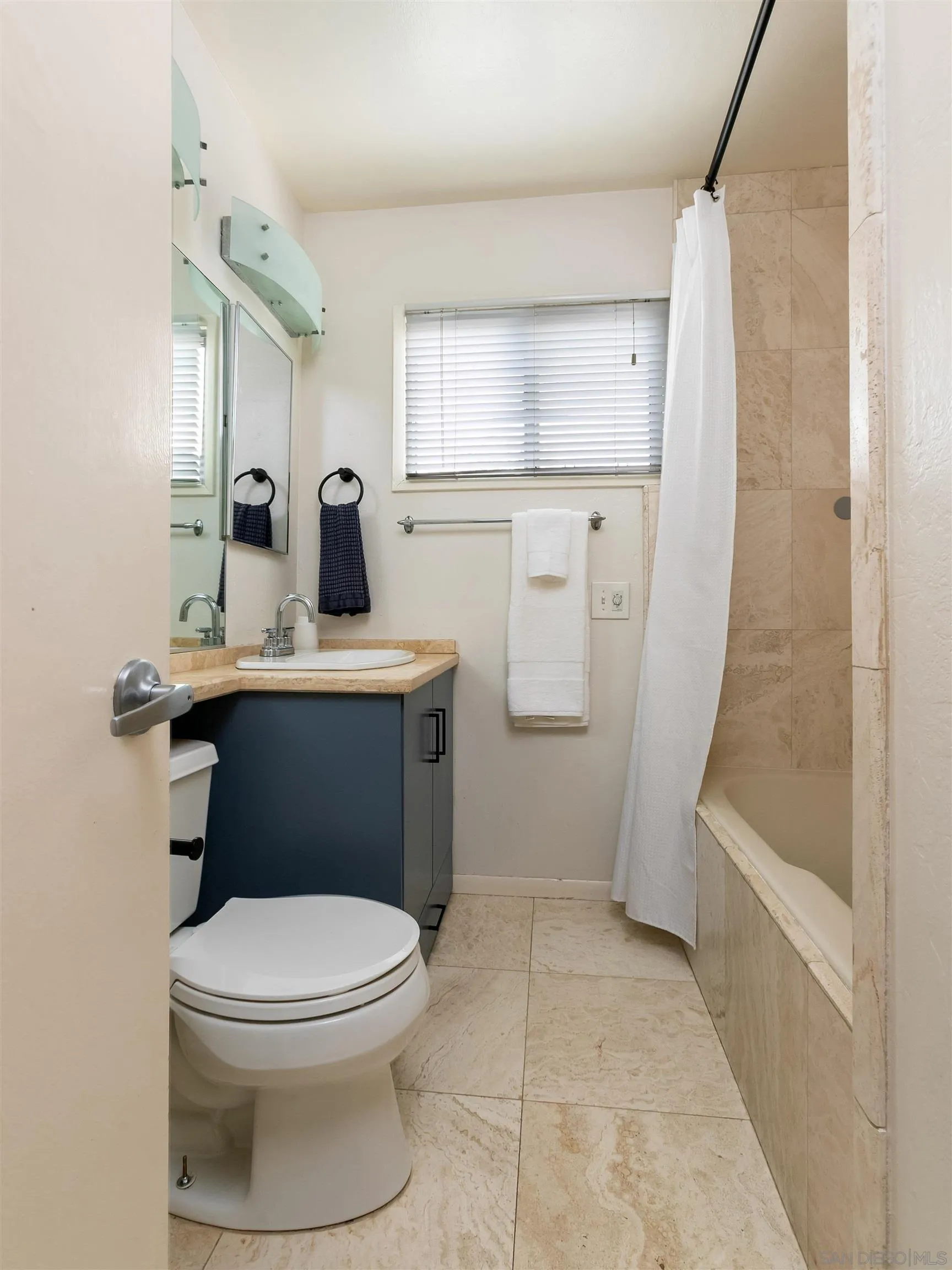 https://cdn.realtyfeed.com/cdn/127/260019671/3bb62d174d9f86ea738c2a9ae30fb294.webp