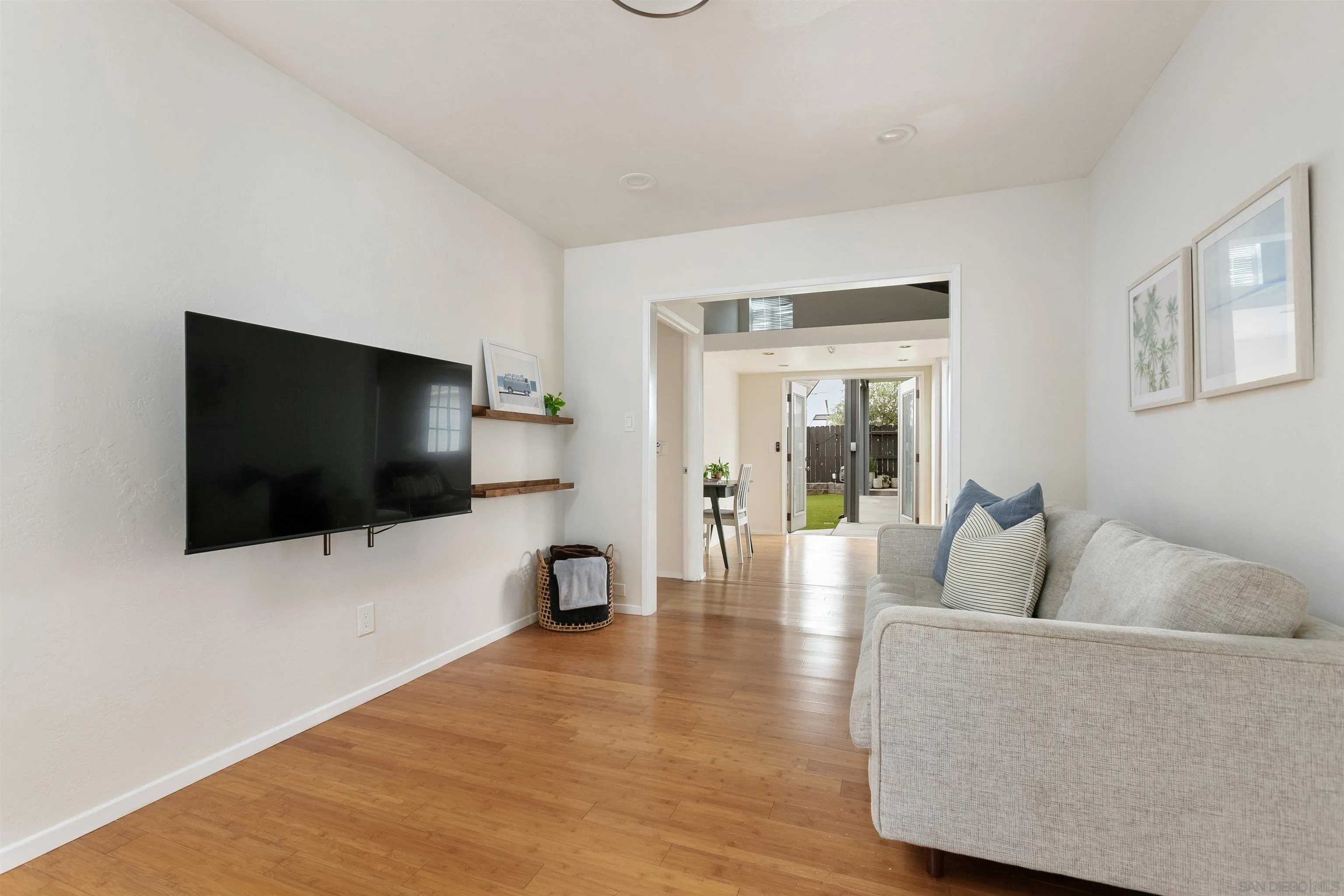 https://cdn.realtyfeed.com/cdn/127/260019671/981930b66dfd4bc0eb6130c758530008.webp