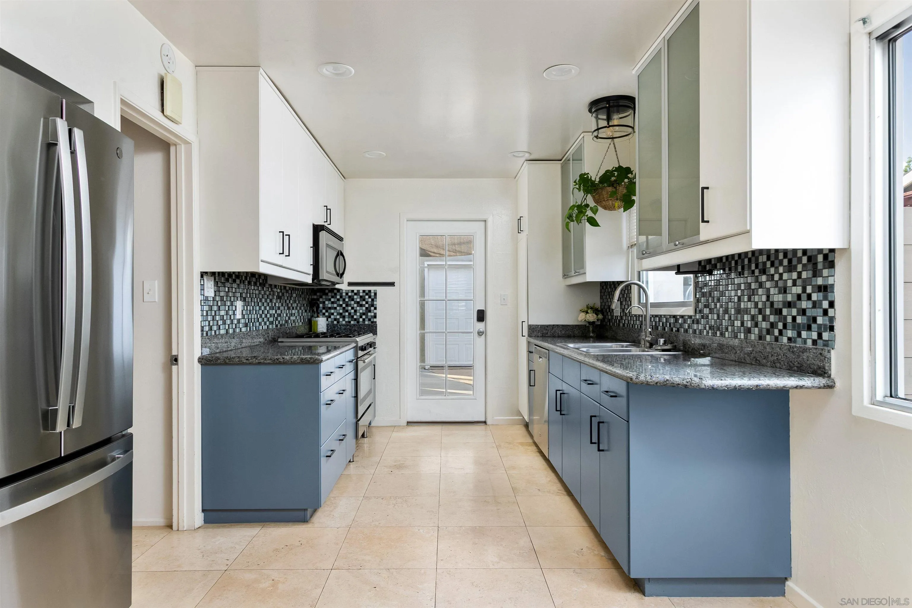 https://cdn.realtyfeed.com/cdn/127/260019671/cf2f6e5c5c65e6594b5bd55001b3eca1.webp