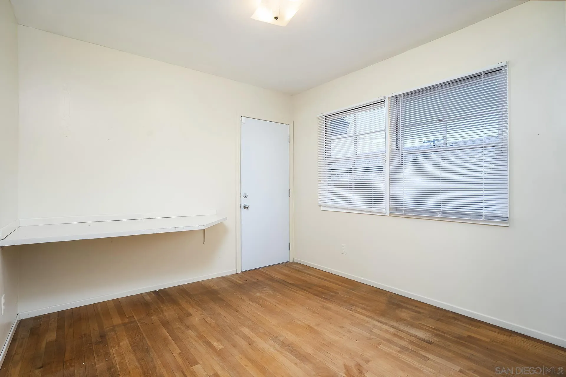 https://cdn.realtyfeed.com/cdn/127/260019673/569a6071d6915af1f4e1a2b2474286a4.webp