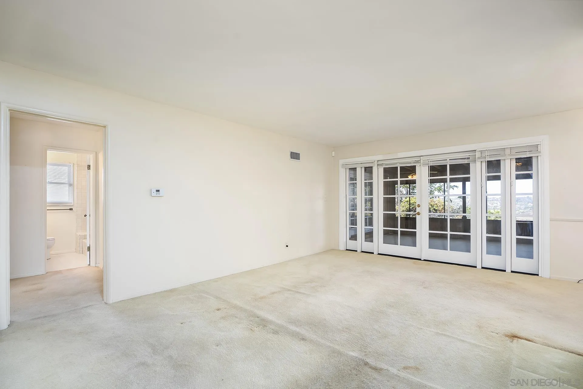 https://cdn.realtyfeed.com/cdn/127/260019673/5dc625af9f5aa0792c40902f0673bf1c.webp