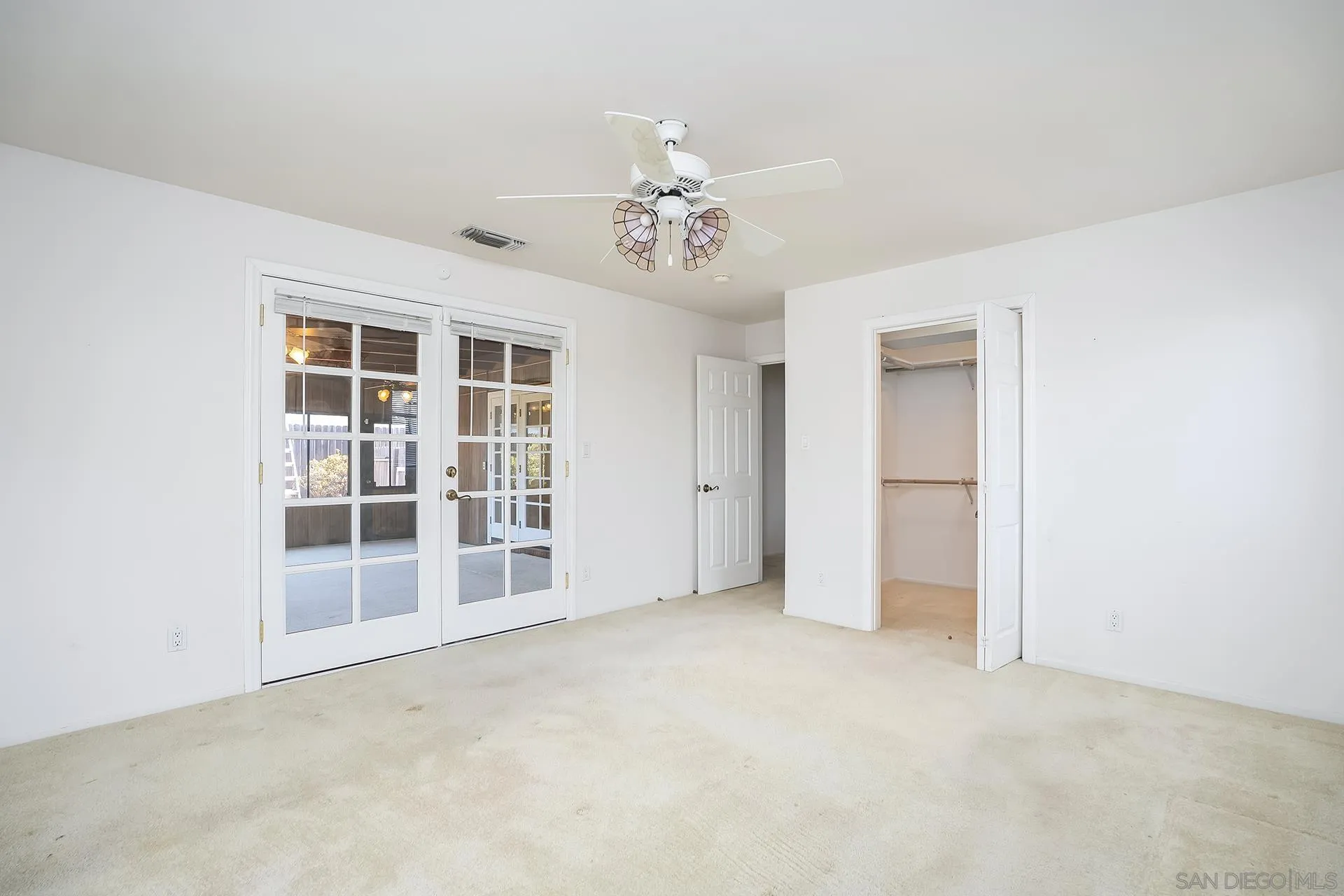 https://cdn.realtyfeed.com/cdn/127/260019673/ccfaaad73df8a0db8e416d2c79f79d25.webp