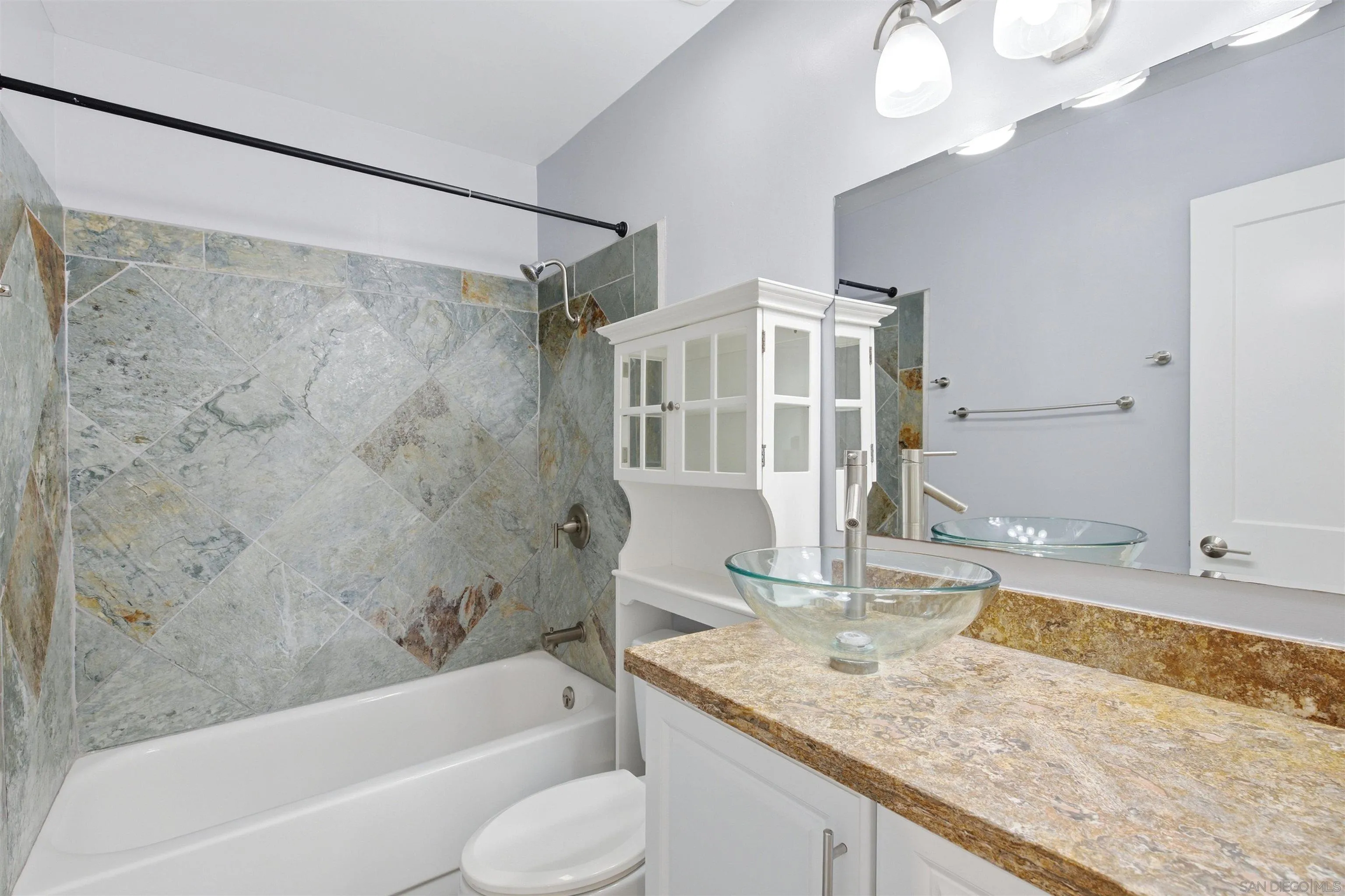 https://cdn.realtyfeed.com/cdn/127/260019675/1c0d8ab4ae889a219dd990cb6a6d1603.webp