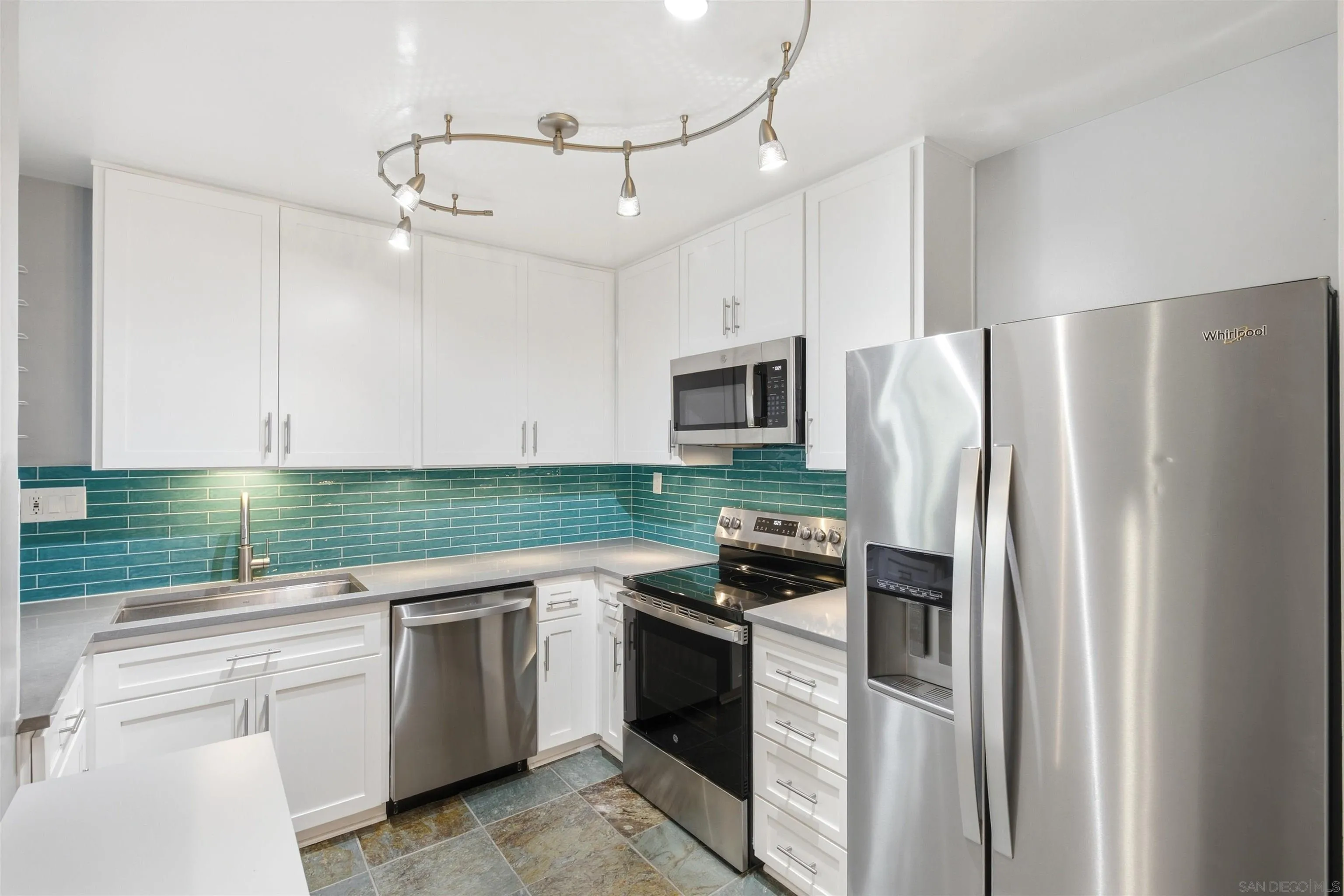 https://cdn.realtyfeed.com/cdn/127/260019675/40917ea08a7dd85c520ab9b90ed79869.webp